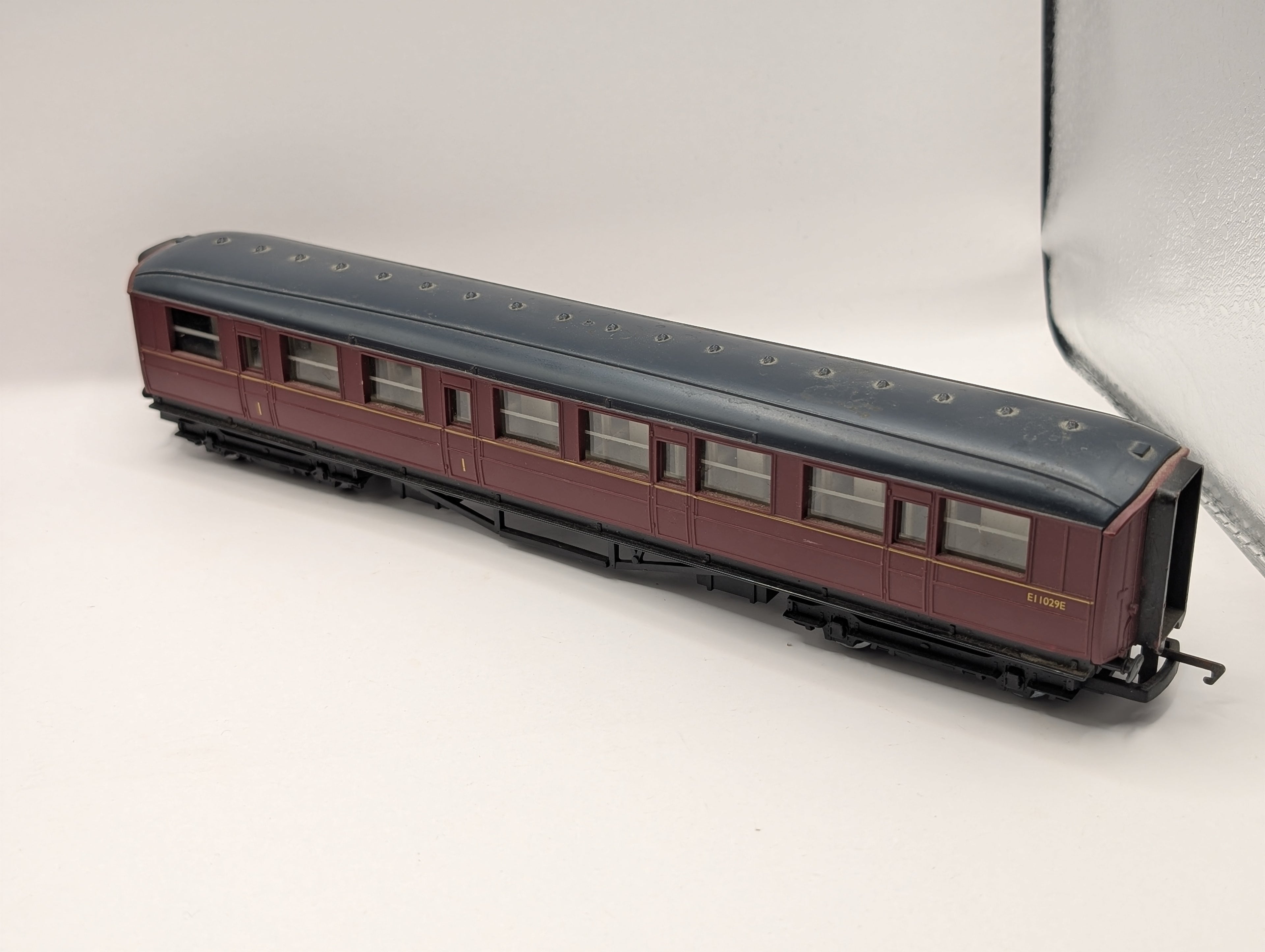 Hornby OO Gauge BR Maroon Gresley Coach 3-Piece Bundle (R448, R400, R483) Pre-Owned