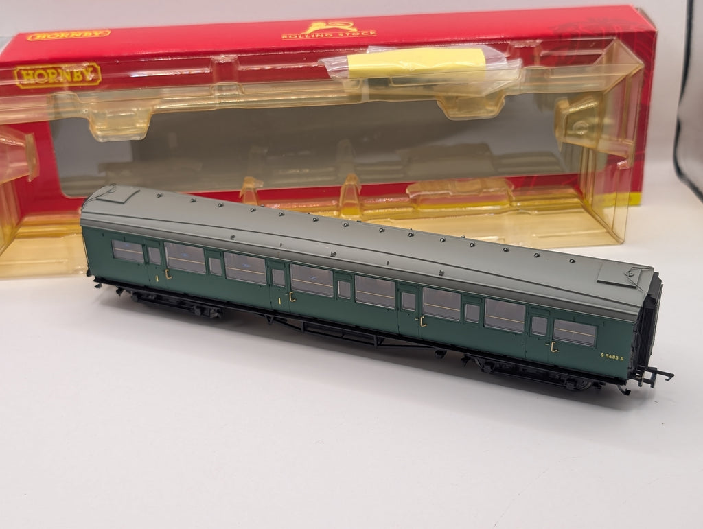 Hornby R4304B OO Gauge BR Maunsell Corridor Composite Coach S5683S Boxed