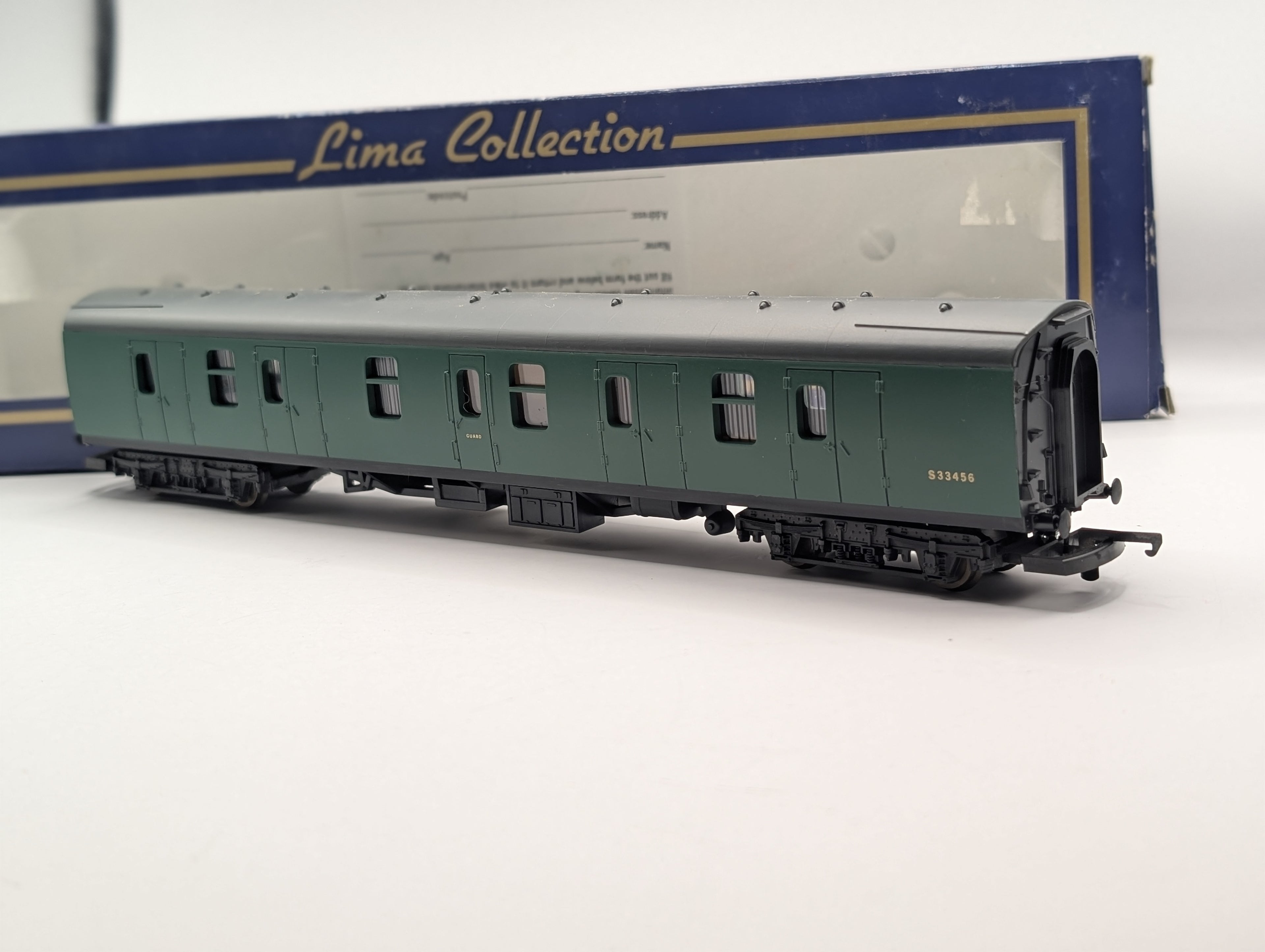 Lima 305348 OO Gauge BR Mk1 Gangwayed Full Brake (BG) S33456 – Southern Region Green – Pre-Owned, Very Good Boxed Condition