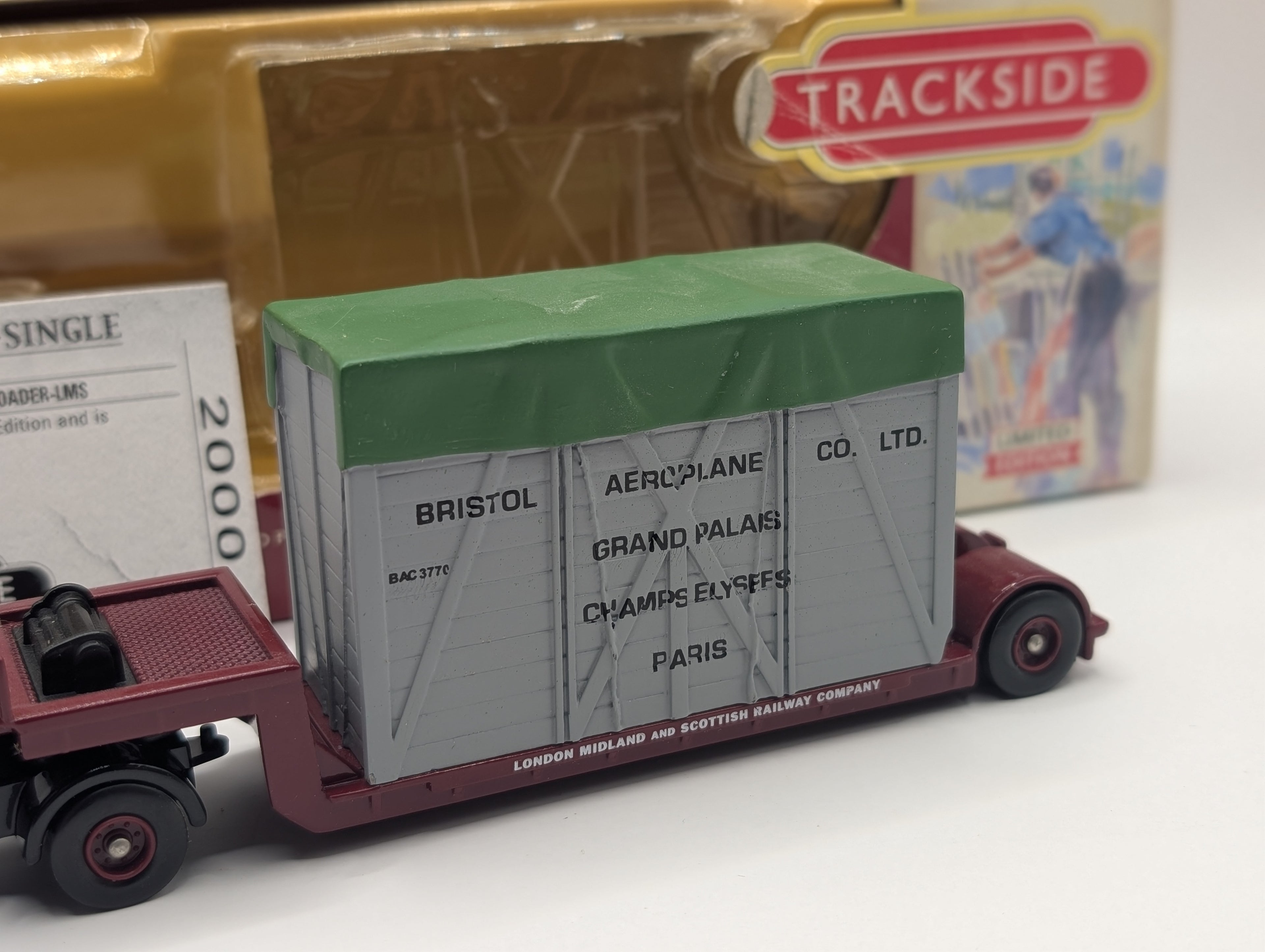 Lledo Trackside DG112001 Scammell Tractor & Artic Low Loader with Crated Load - LMS