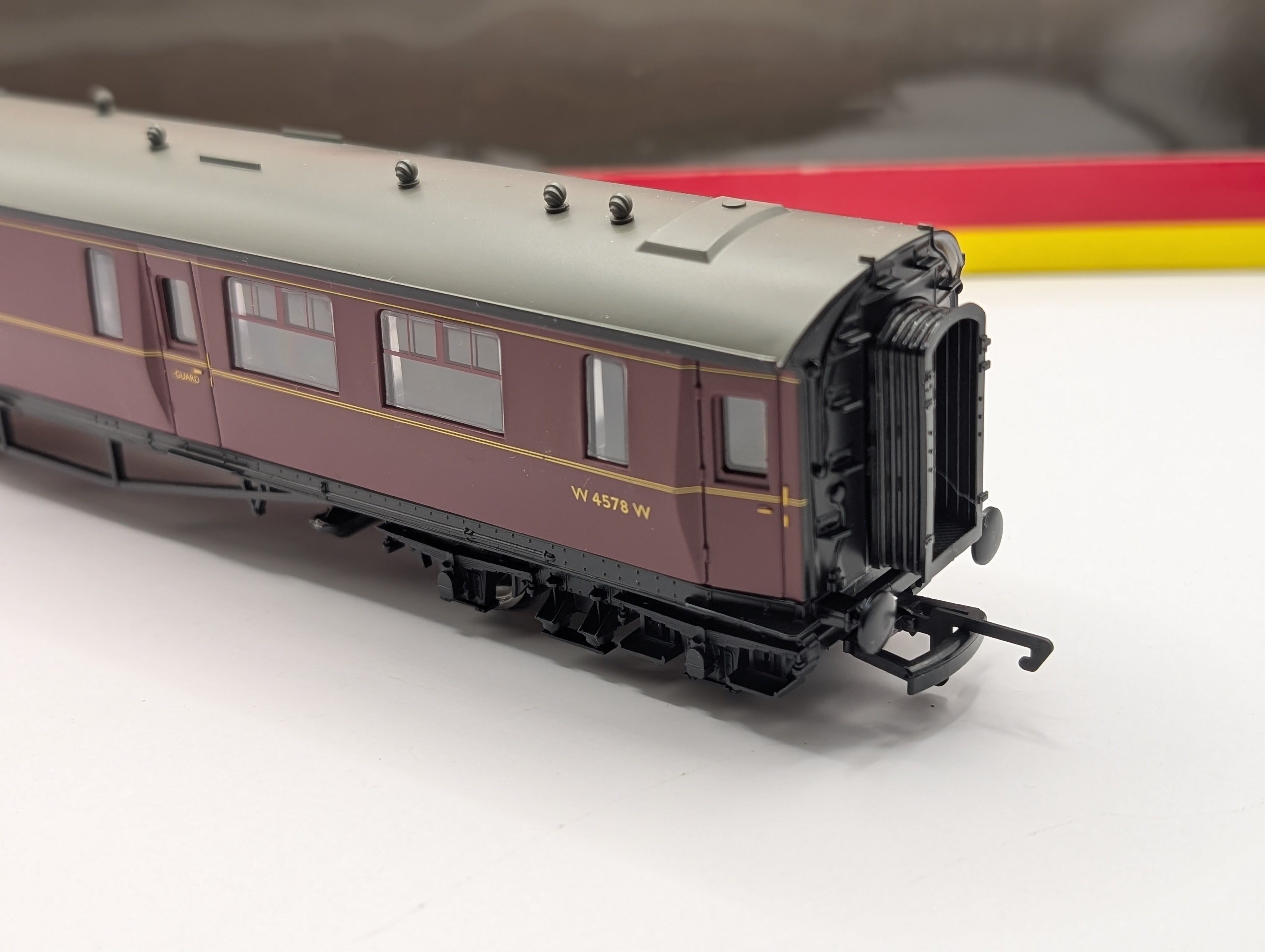 Hornby OO Gauge R4290 BR Centenary Brake Coach 'W4578W' - Boxed Maroon Livery