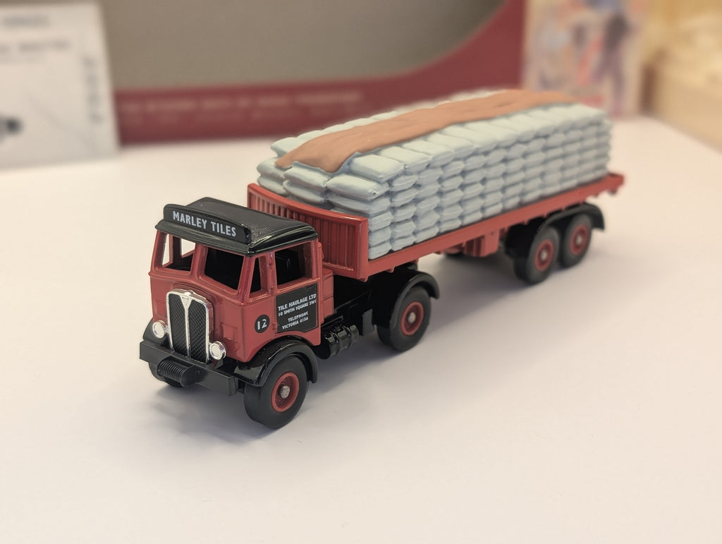 Lledo Trackside DG149002 AEC Mammoth Flatbed Trailer & Slagload – Marley Tiles (1:76/OO Gauge)