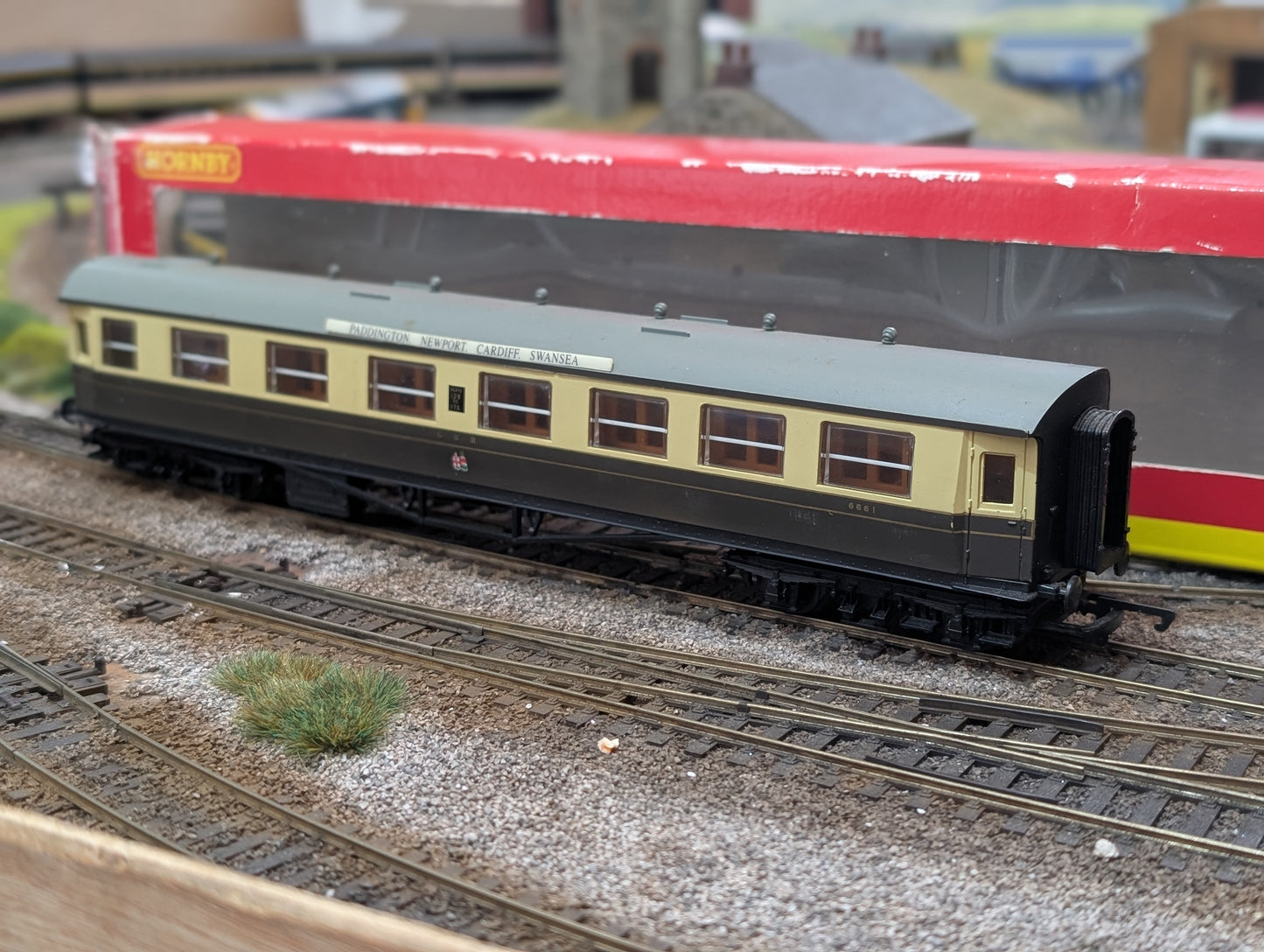 Pre-owned OO gauge Hornby R4126 G.W.R Centenary Composite Coach 6661, boxed