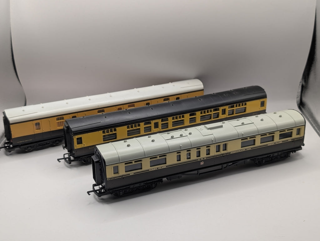 Job lot Lima and Hornby GWR coaches including restaurant car