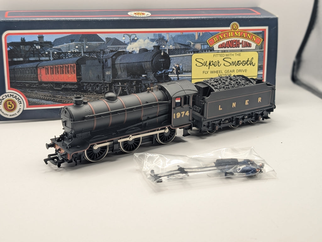 Bachmann 31-850 J39 0-6-0 1974 LNER Lined Black Loco & Tender OO Gauge Boxed