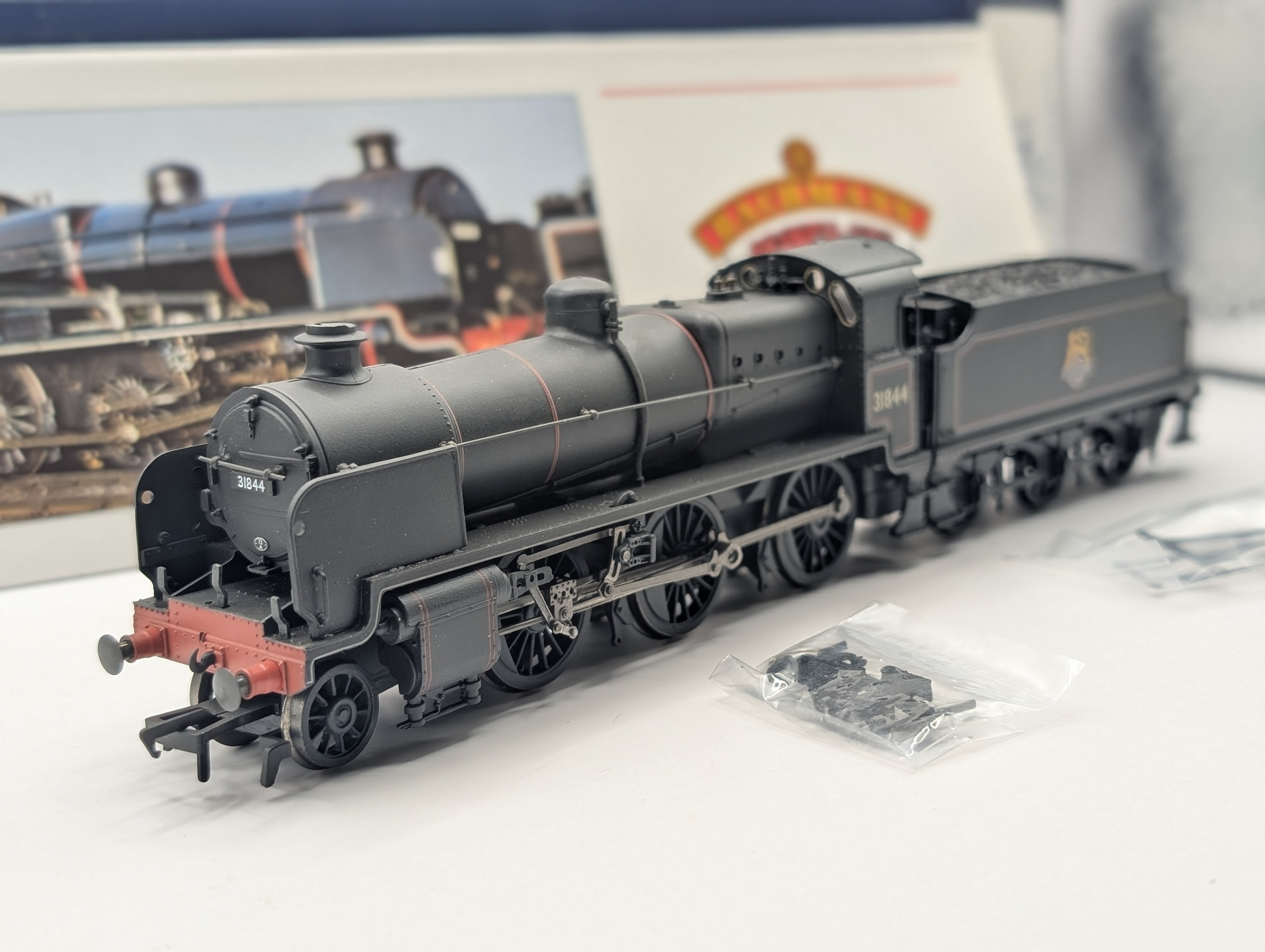 Pre-owned Bachmann Branchline 32-156 N Class 2-6-0 Locomotive - 31844 in BR Lined Black (Early Emblem, Factory Weathered, OO Scale)