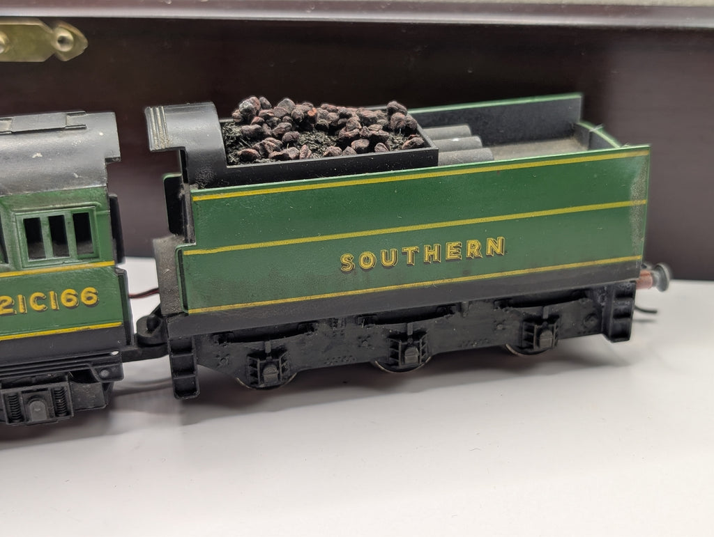Hornby R374 OO Gauge SR Bulleid Pacific "Spitfire" No. 21C166 - Custom DCC Fitted & Lightly Weathered - Branded Wooden Presentation Box