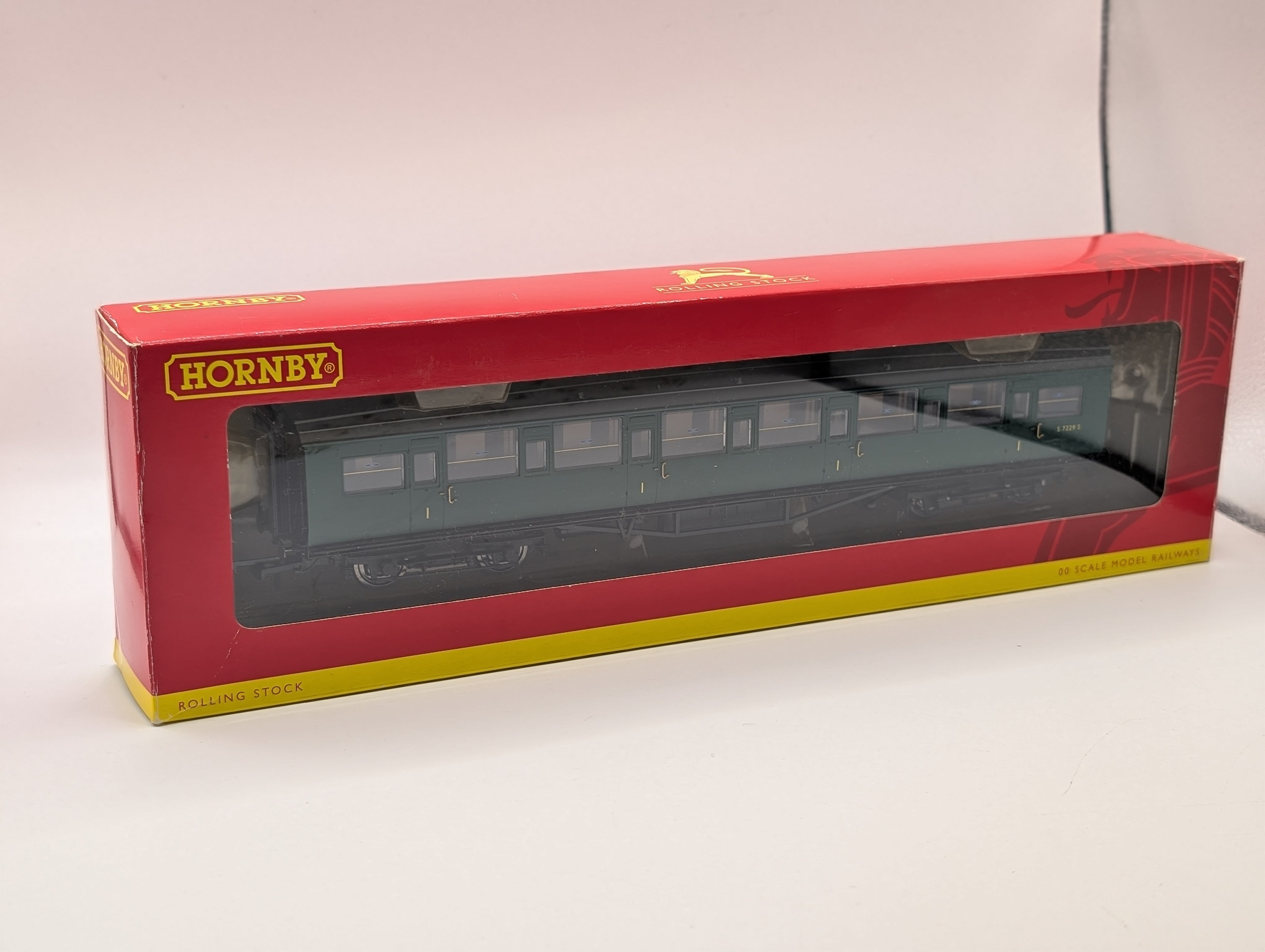Hornby R4303B OO Gauge BR Maunsell Corridor 1st Class Coach S7229S Boxed