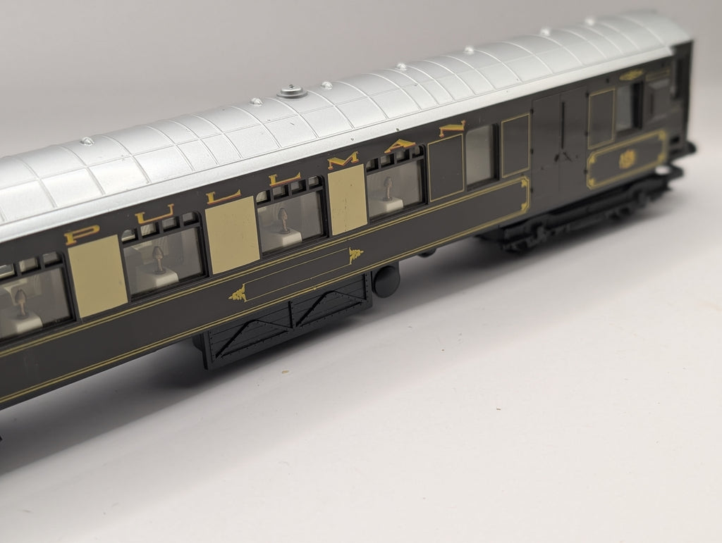 Vintage Hornby OO Gauge R233 Pullman Third Class Parlour Brake Coach (Silver Roof) - Unnamed / Unnumbered - Pre-owned