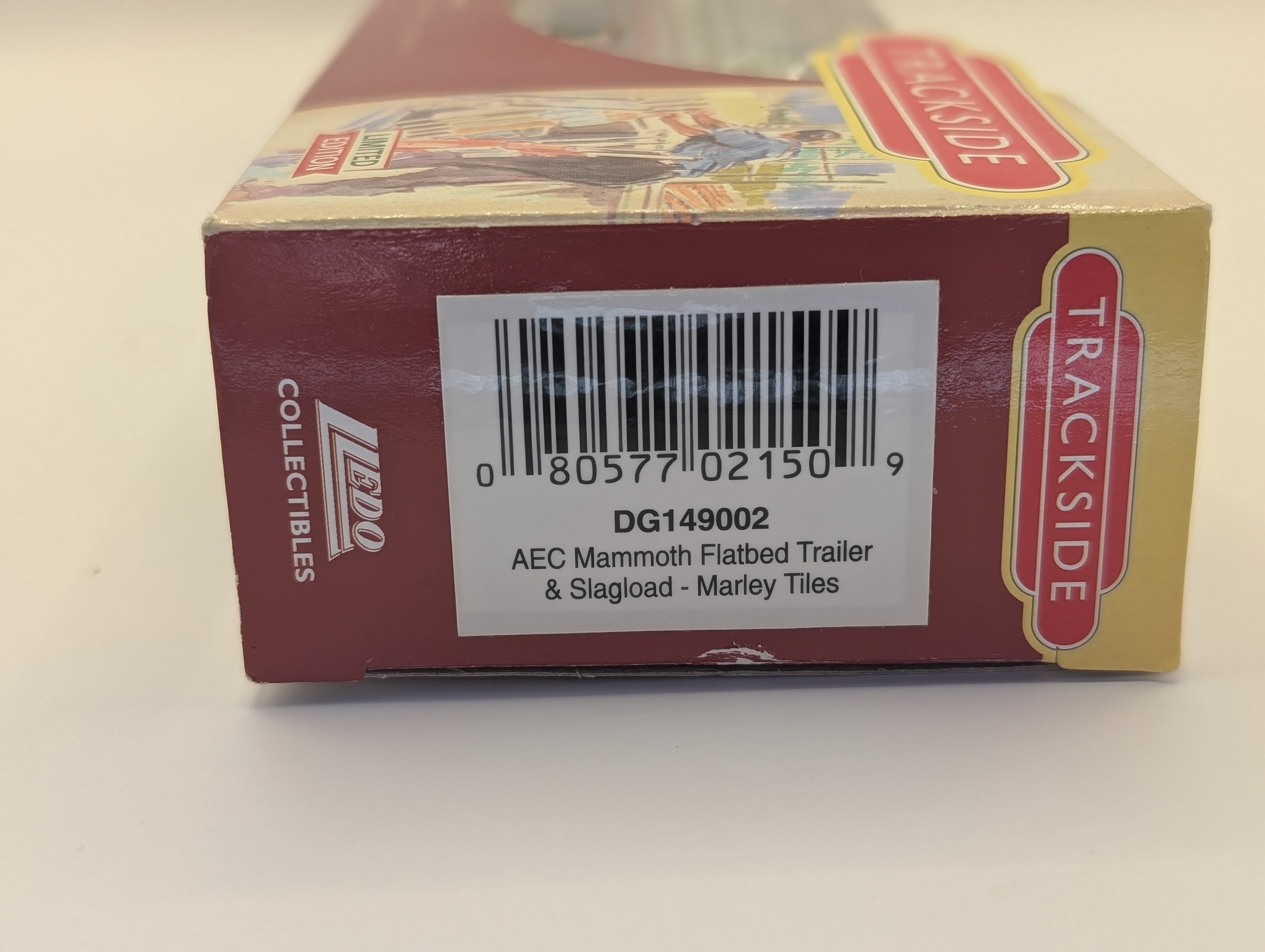 Lledo Trackside DG149002 AEC Mammoth Flatbed Trailer & Slagload – Marley Tiles (1:76/OO Gauge)