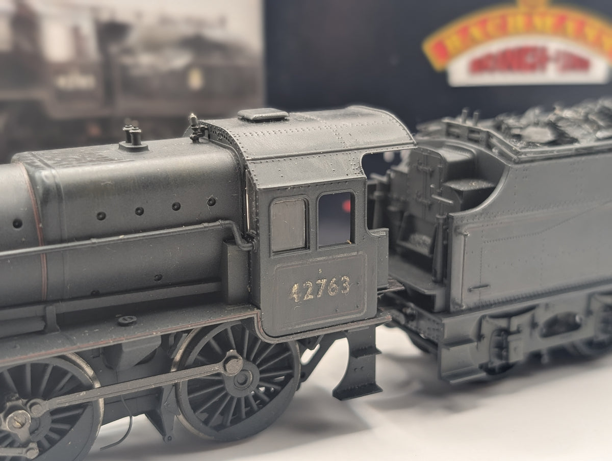 Bachmann 32-179 Crab 42763 BR Lined Black Early Emblem Weathered OO Gauge Boxed