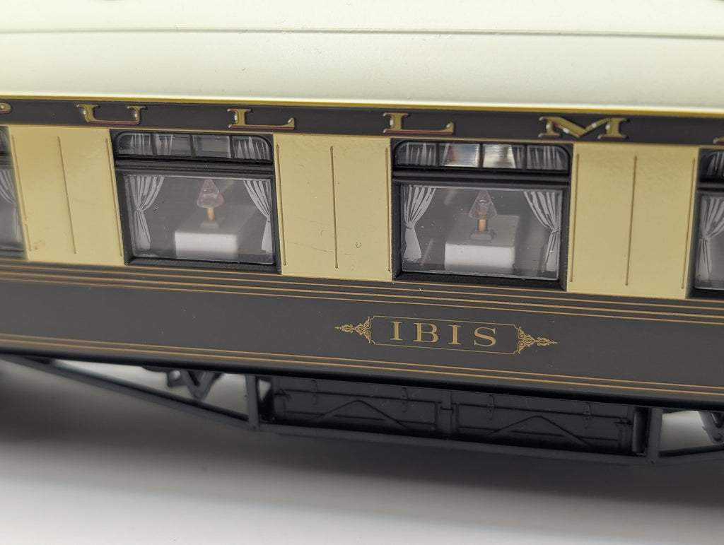 Hornby OO Gauge Super-Detail Pullman 3-Coach Pack (Cygnus, Minerva, Ibis) with Working Table Lamps - VSOE R1038 Split Set