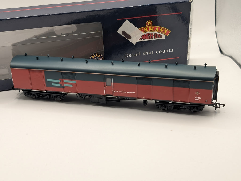 Bachmann 39-201 BR Mk1 Full Brake Super BG Royal Mail RES - OO Gauge - Boxed