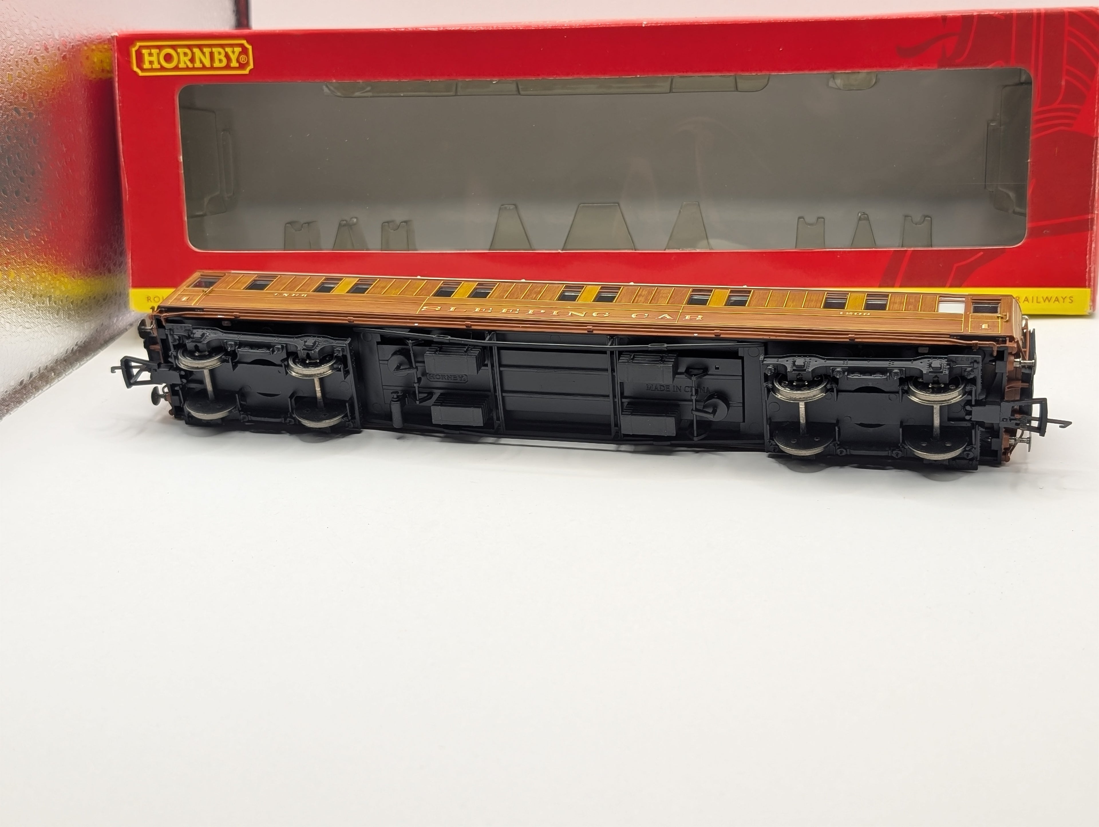 Hornby R4174 LNER 61ft 6in Corridor 1st Class Sleeper 1208 - Teak - OO - Boxed