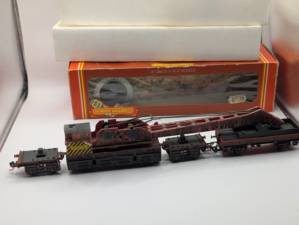 Hornby R.739 Operating 75-Ton Breakdown Crane - BR Red (Weathered, OO Scale)