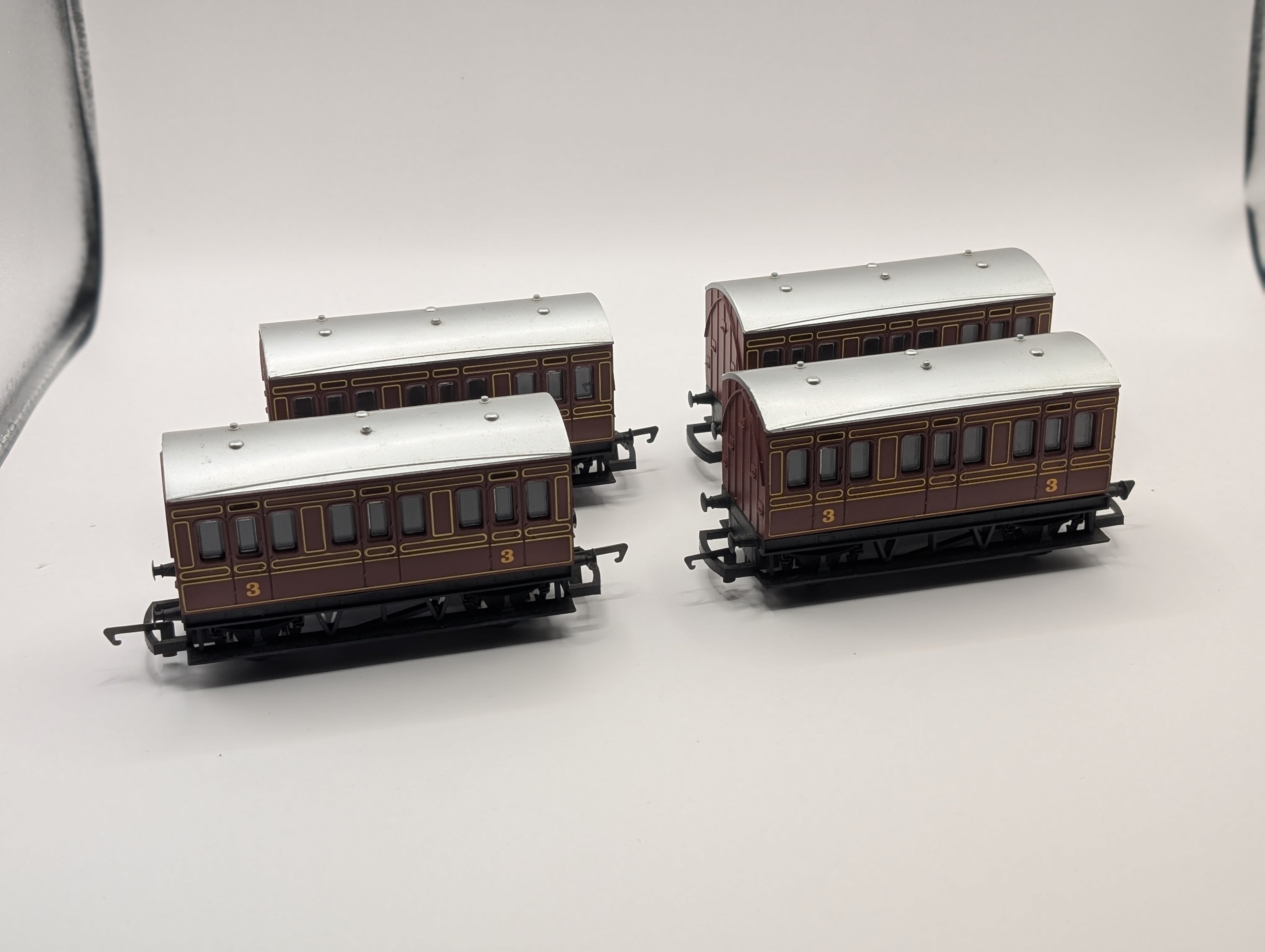 Bundle of 4x Hornby OO Gauge LMS 4-Wheel 3rd Class Coaches - Maroon & Gold - Metal Wheels