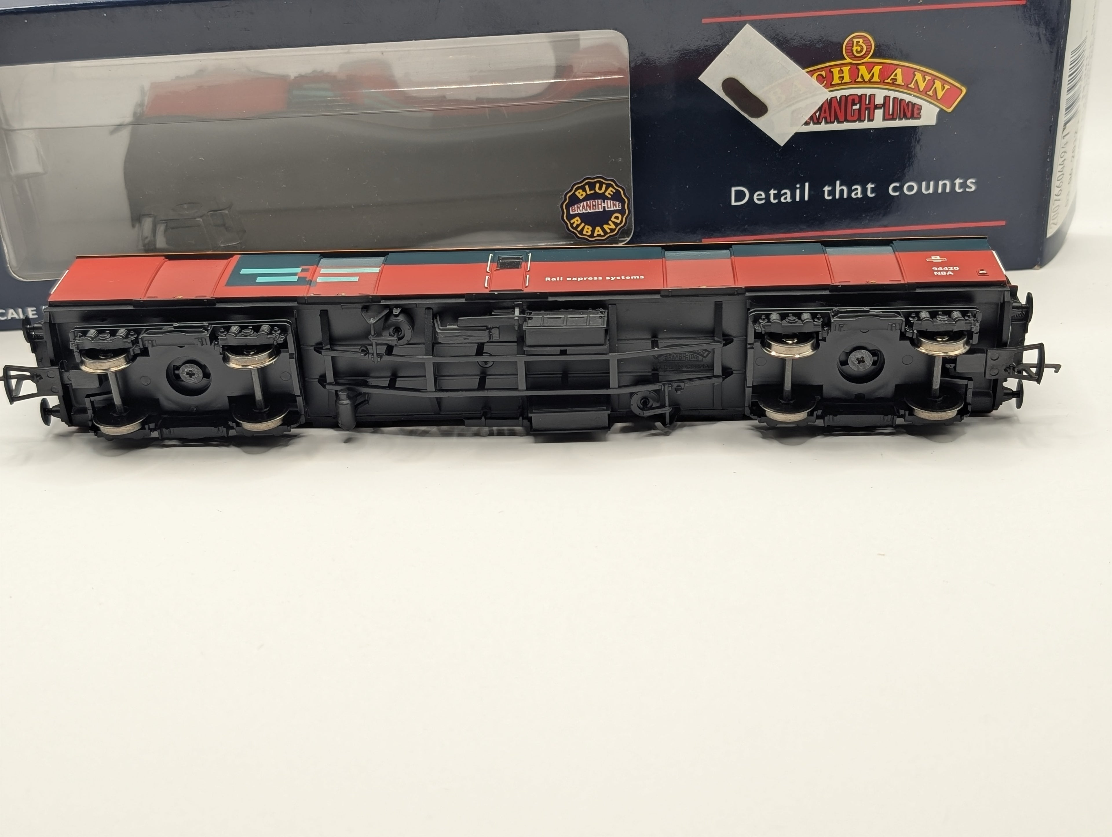 Bachmann 39-201 BR Mk1 Full Brake Super BG Royal Mail RES - OO Gauge - Boxed