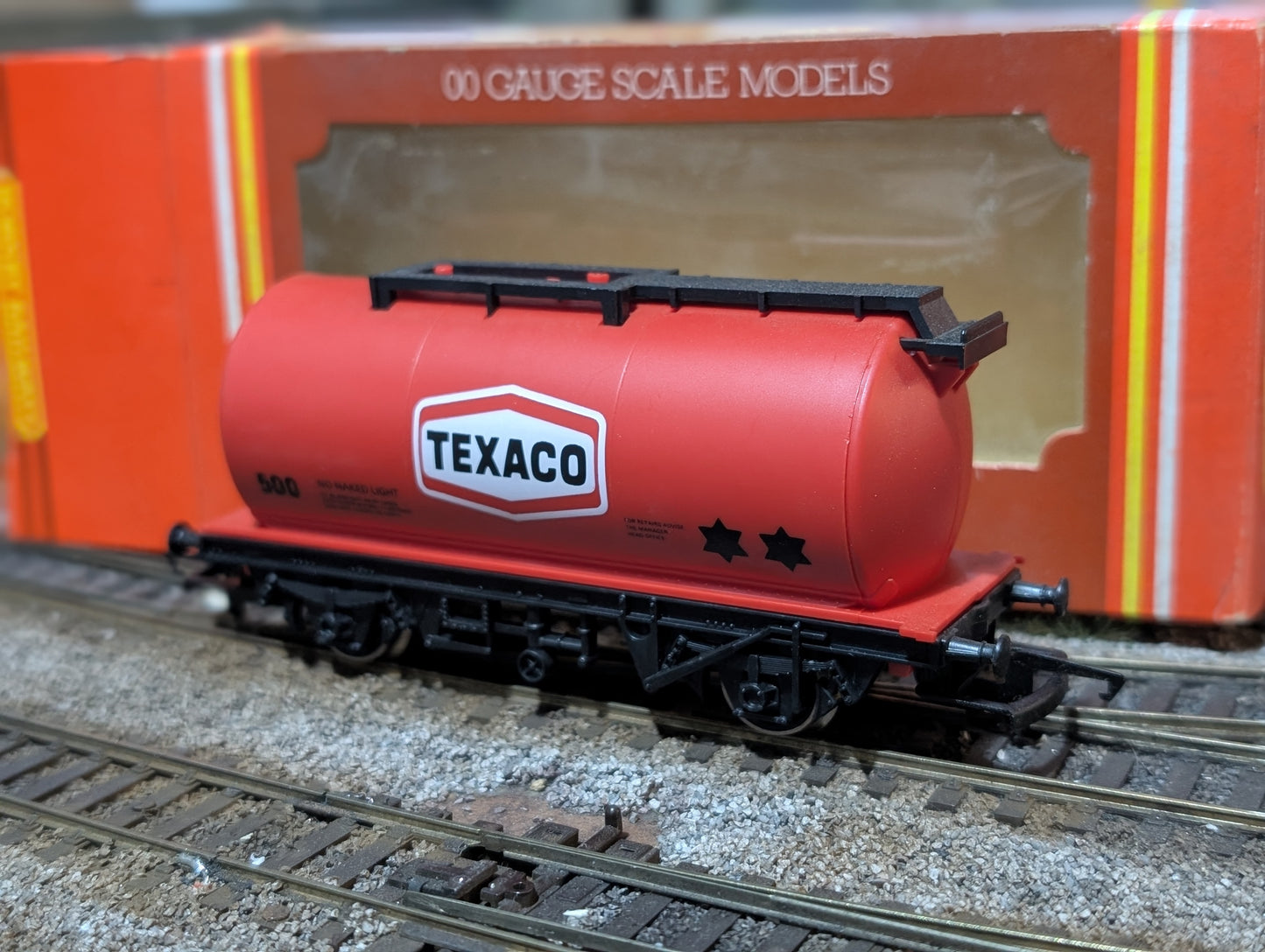 Pre-owned Hornby OO gauge TTA tanker, "Texaco", missing ladder, boxed.