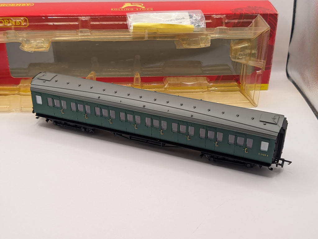 Hornby R4302B OO Gauge BR Maunsell Corridor 3rd Class Coach S1123S Boxed