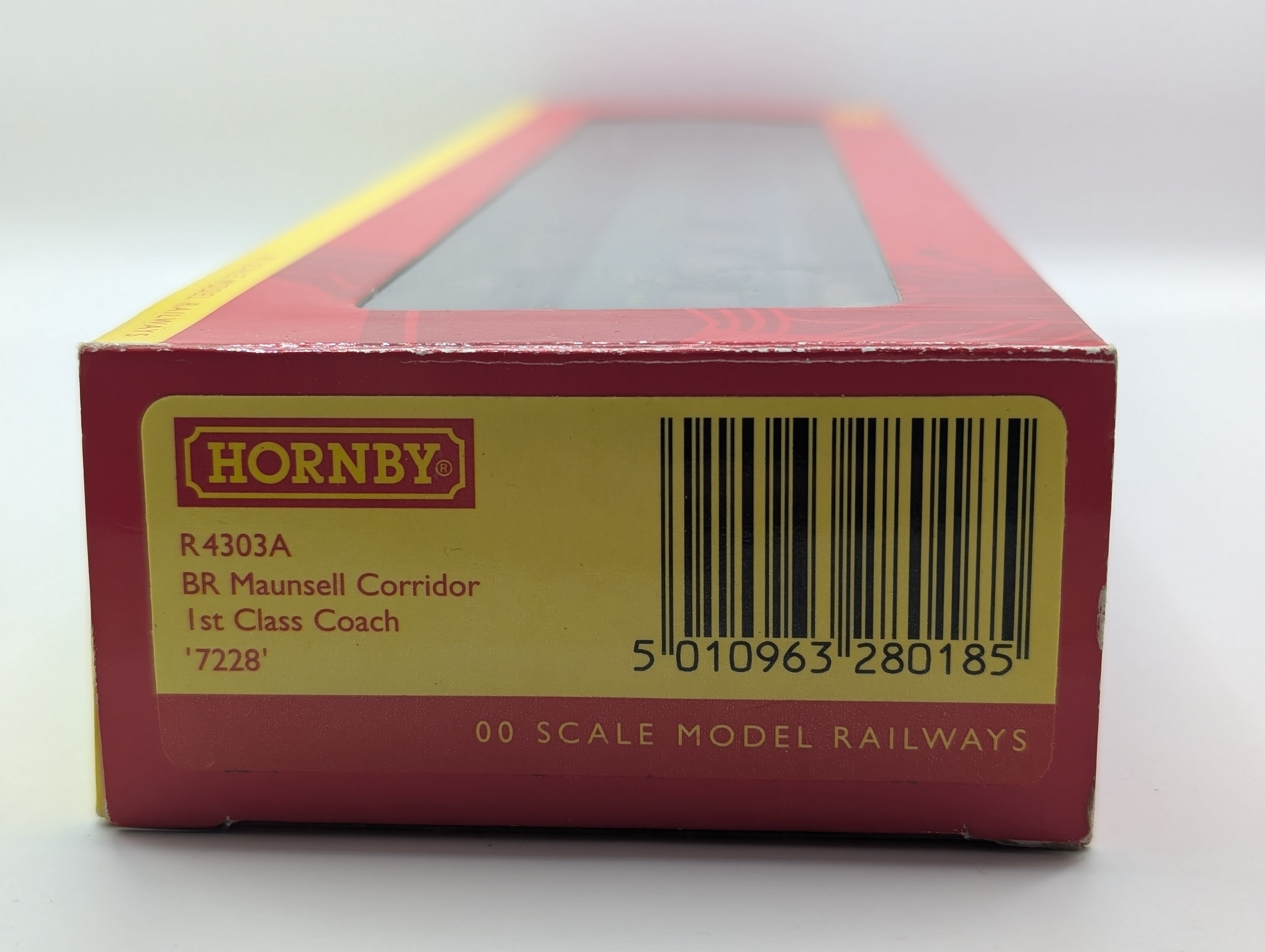 Hornby R4303A OO Gauge BR Maunsell Corridor 1st Class Coach S7228S Boxed
