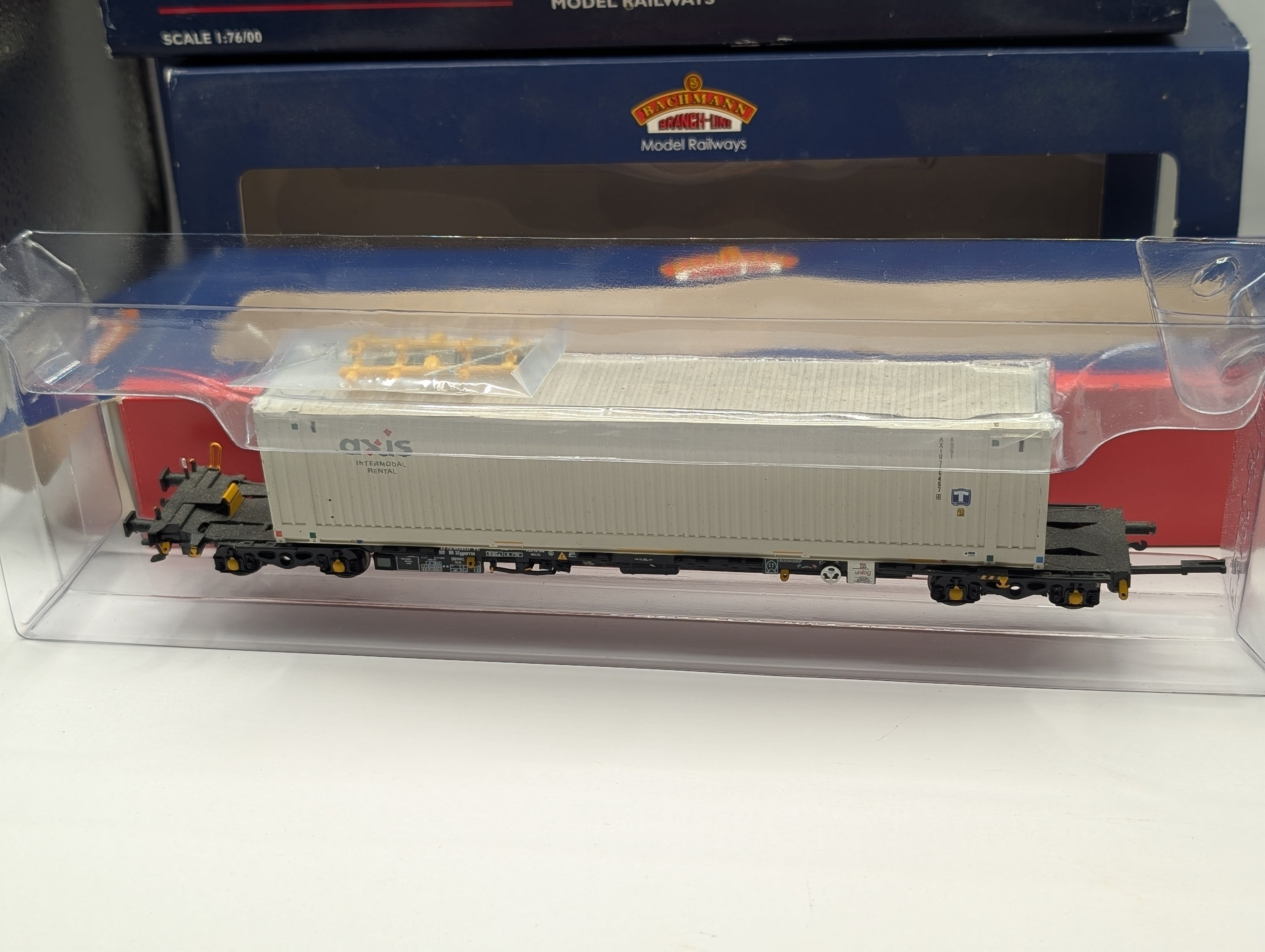 Pre-owned Bachmann Branchline Intermodal Wagon Lot: "Safmarine" & "Axis" (OO Scale) READ DESCRIPTION, TWO WAGONS ONLY