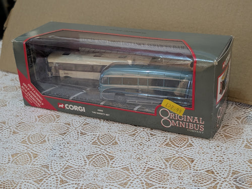 Corgi Original Omnibus 45002 "The Varsity Set" – 1/76 Scale (OO Gauge Compatible) pre-owned