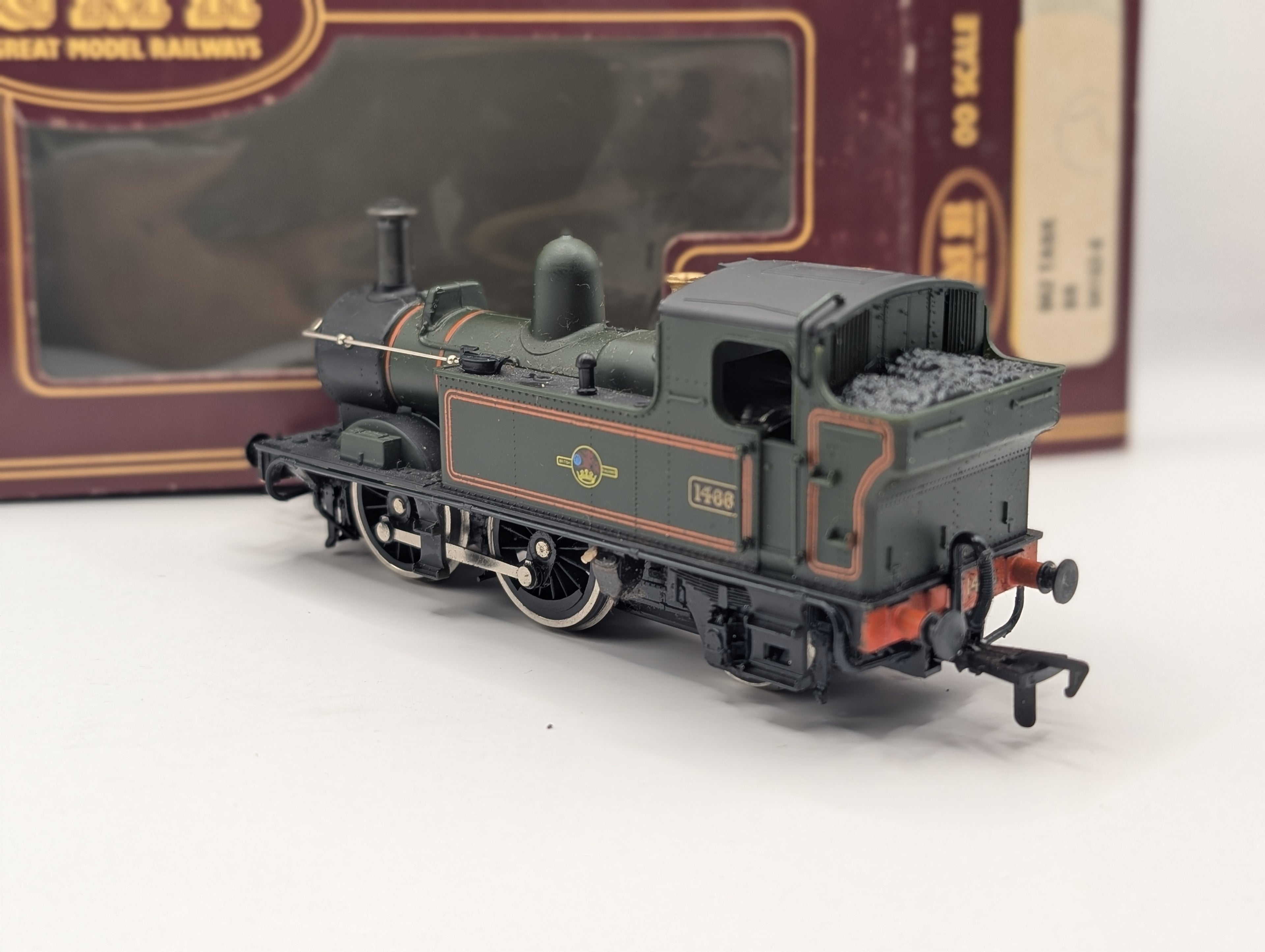 Pre-owned GMR (Airfix) 0-4-2 14xx Tank Locomotive - 1466 in BR Green (OO Scale)