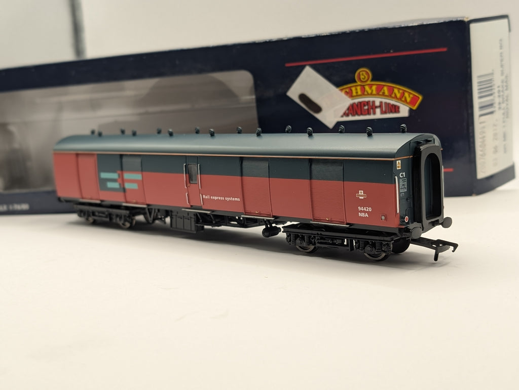 Bachmann 39-201 BR Mk1 Full Brake Super BG Royal Mail RES - OO Gauge - Boxed