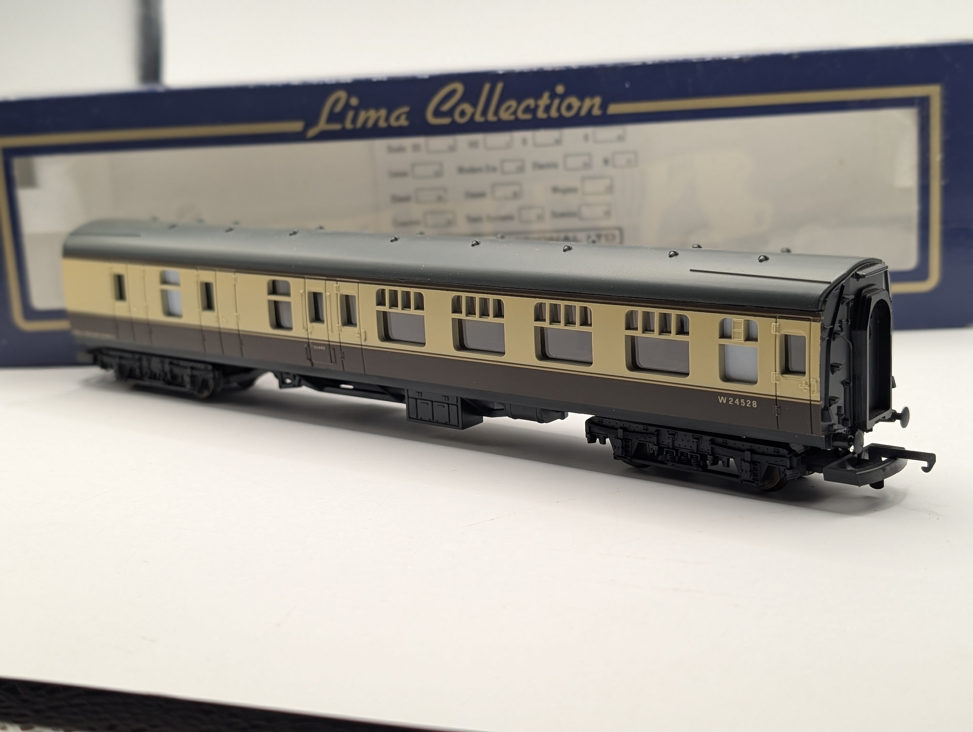 Lima OO Gauge BR Mk1 Brake Coach – Western Region Chocolate & Cream Livery – Excellent Boxed Condition (Missing One Buffer)