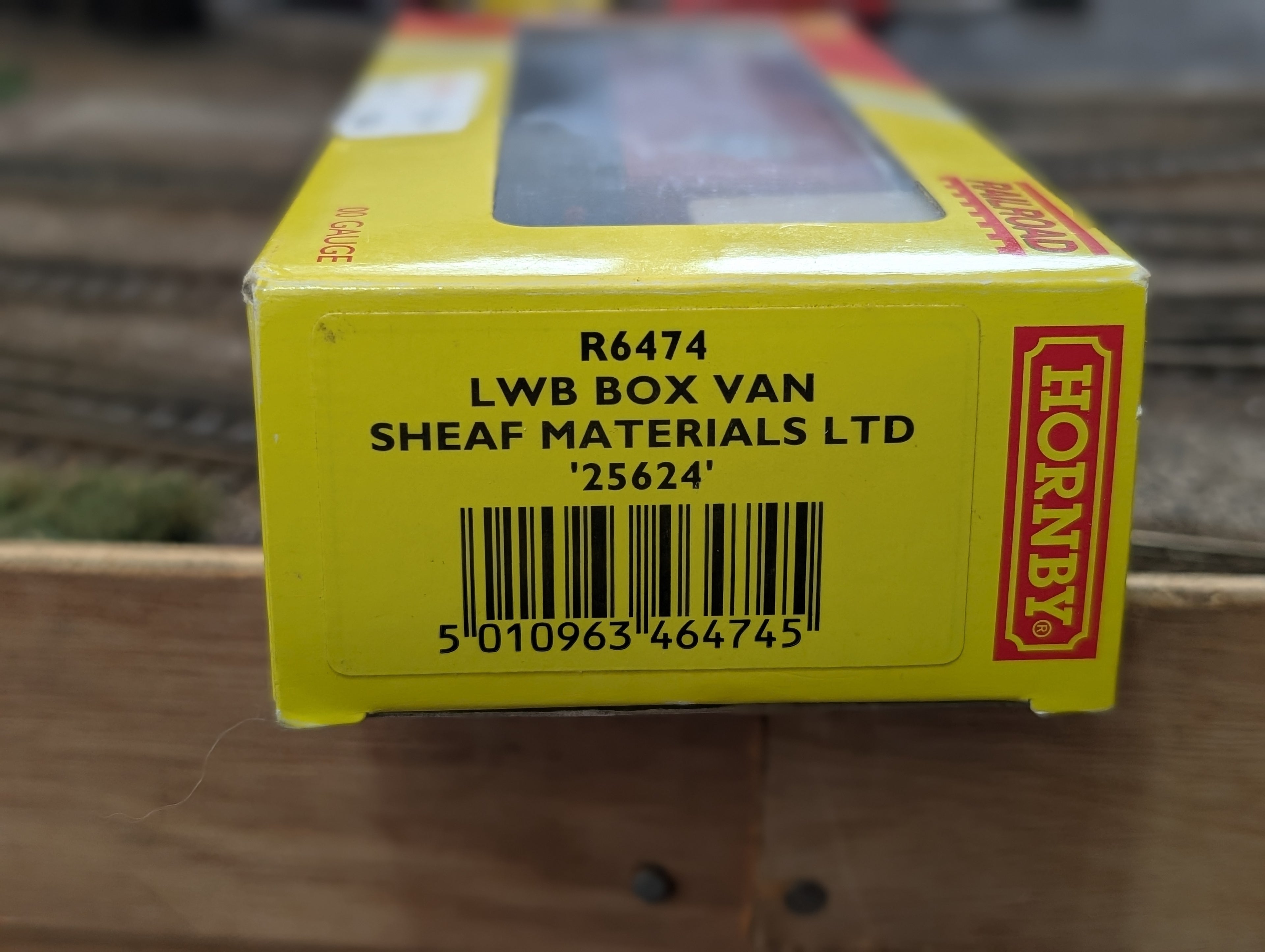 Hornby OO gauge R6474 Long Wheel Base Box Van - Sheaf Materials Handling Ltd - 25624 - Railroad Range