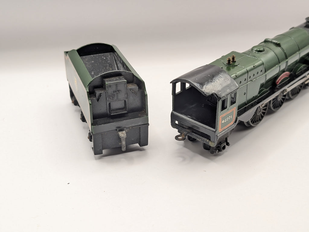 Tri-ang OO Gauge R53 / R31 BR Green 4-6-2 "Princess Elizabeth" Loco & Tender No. 46201 – Pre-owned, Runs (Needs Service, Unboxed)