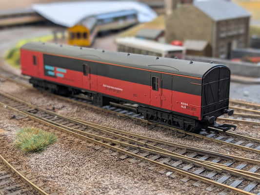 Pre-owned Lima L305640 Mk 1 NJX bogie parcel van 93134 in RES livery, altered couplings, see description, up to four available. (2) OO gauge