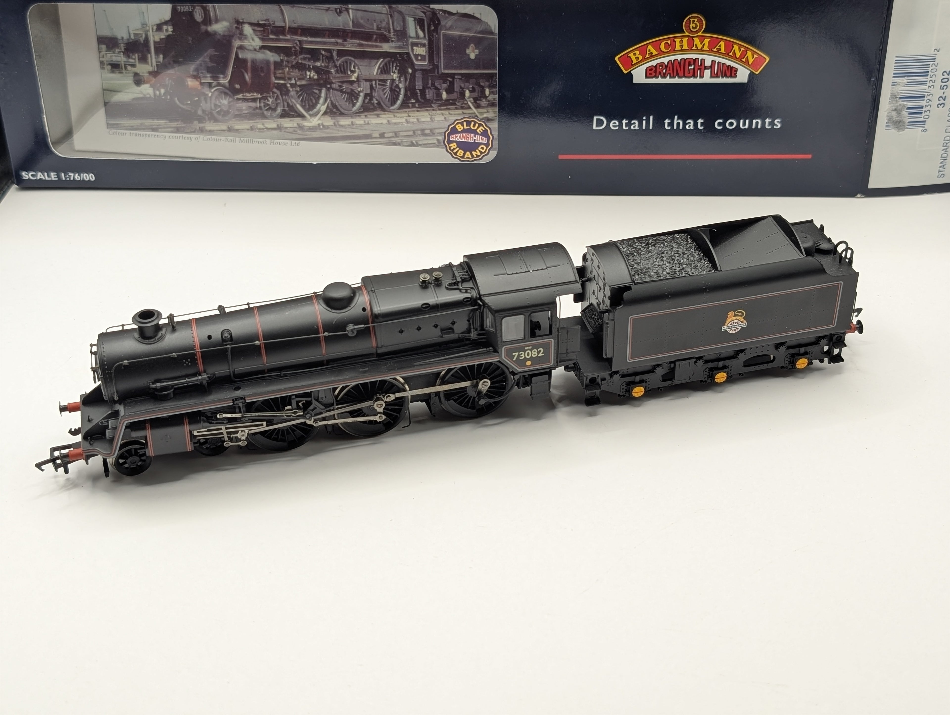 Bachmann 32-502 Standard Class 5MT 73082 "Camelot" BR Black Early Emblem (Boxed, Good/Runs OK)