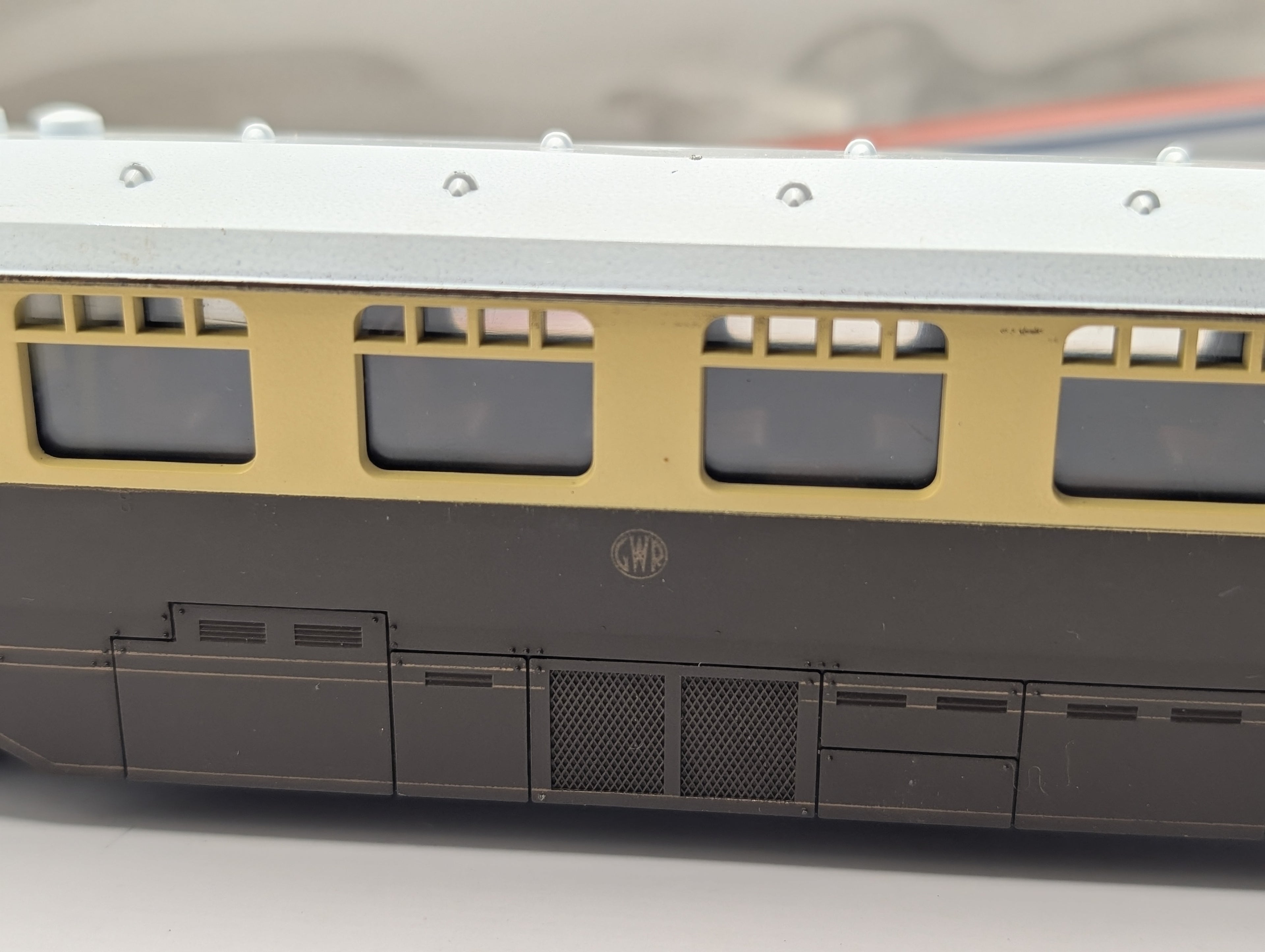 Lima L205132 GWR Diesel Railcar No. 22 Chocolate & Cream - OO Gauge (Pre-owned, Boxed)