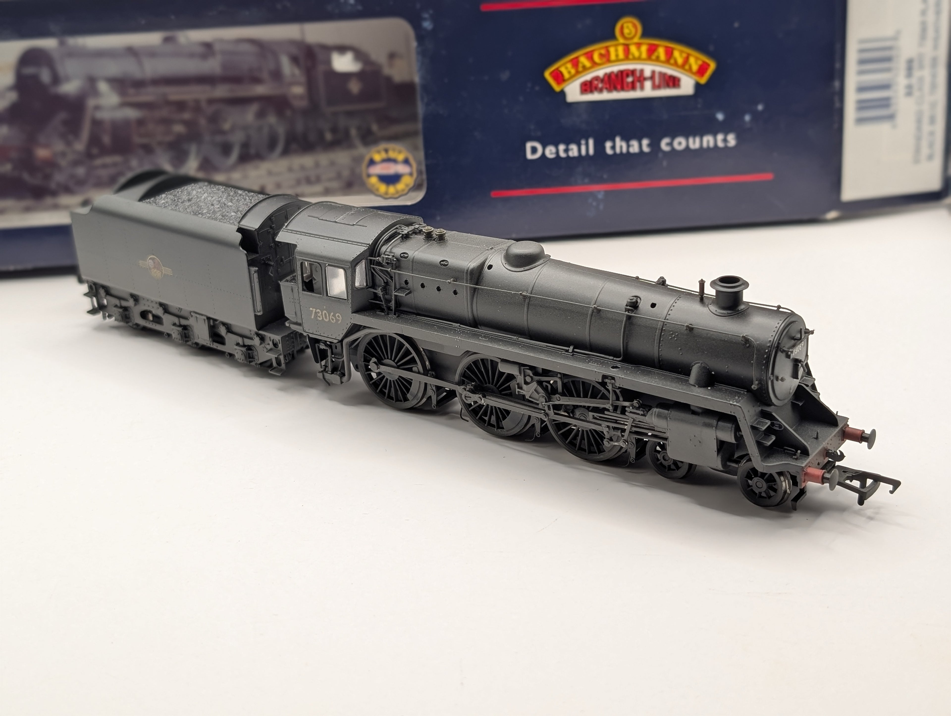 Bachmann 32-505 Standard Class 5MT 73069 BR Plain Black Factory Weathered (Boxed, Good/Runs OK)