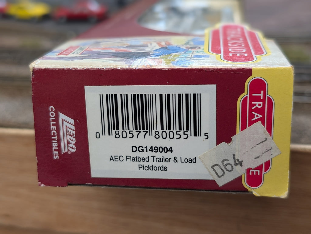 Lledo Trackside DG149004 AEC Flatbed Trailer & Load – Pickfords – 1:76 Scale