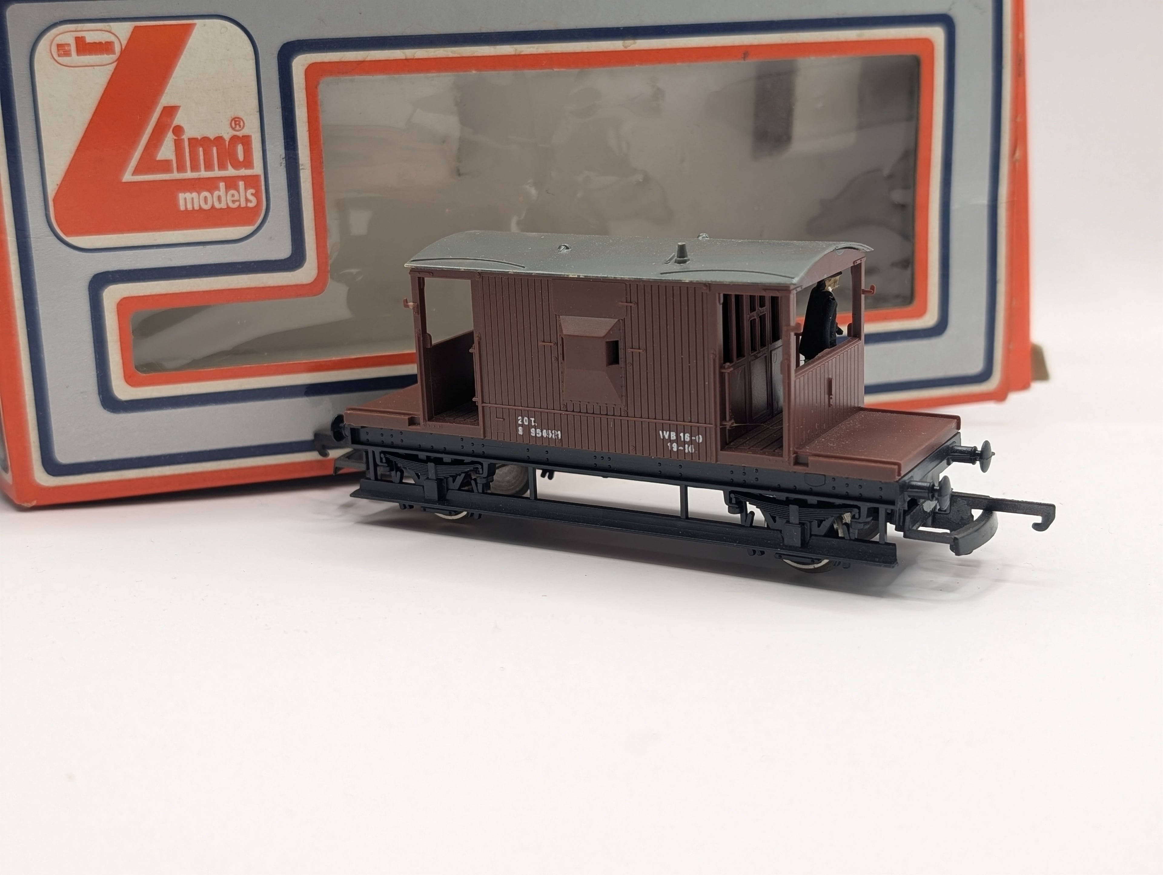 Lima 20T Brake Van BR Bauxite 954521 - Guard Figure - OO Gauge - Boxed