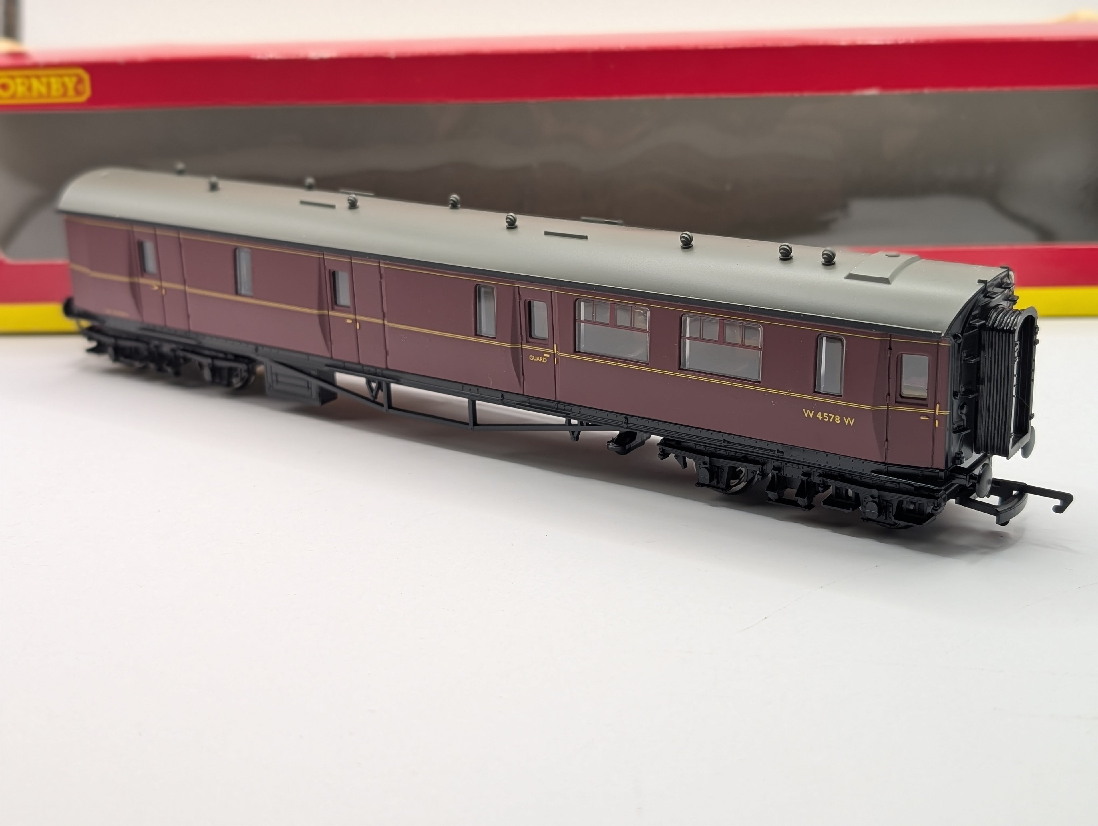 Hornby OO Gauge R4290 BR Centenary Brake Coach 'W4578W' - Boxed Maroon Livery
