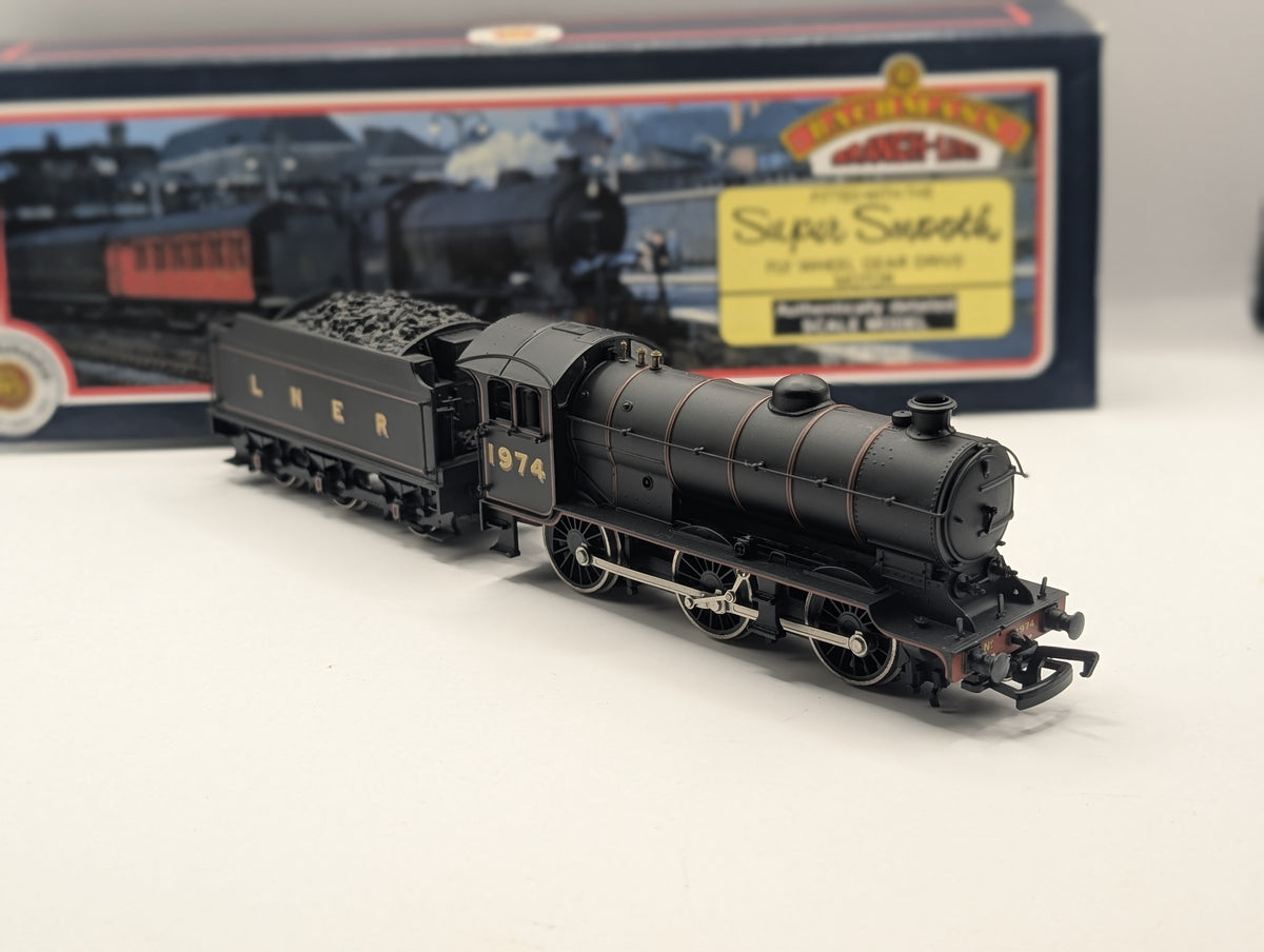 Bachmann 31-850 J39 0-6-0 1974 LNER Lined Black Loco & Tender OO Gauge Boxed