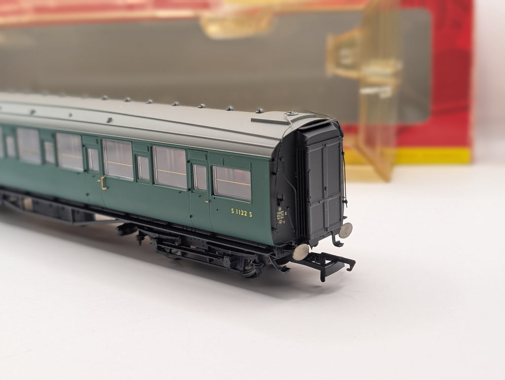 Hornby R4302A OO Gauge BR Maunsell Corridor 3rd Class Coach S1122S Boxed