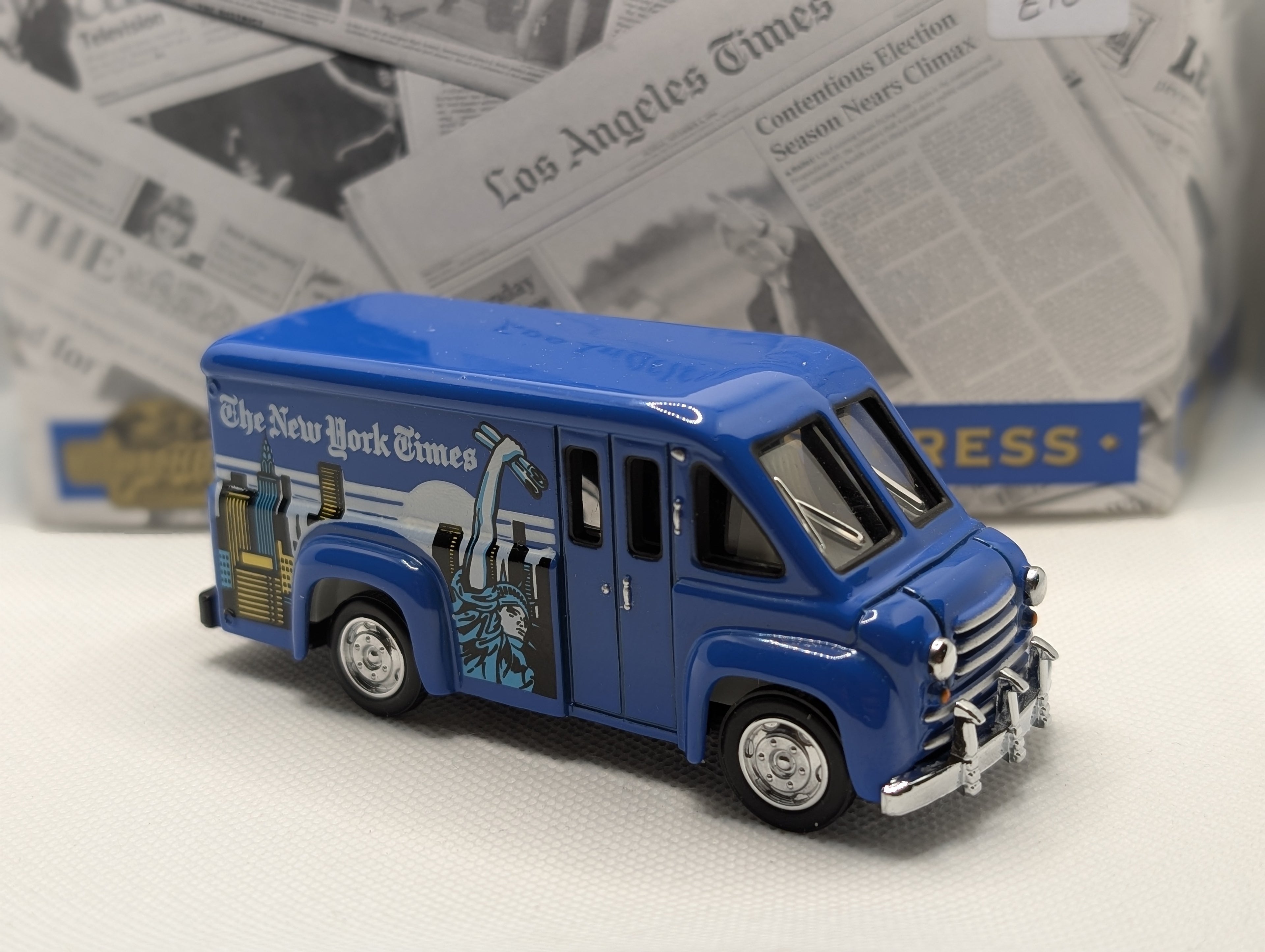 Matchbox Collectibles YPP04 Dodge Route Van NY Times - Power of the Press (1995) Boxed, excellent