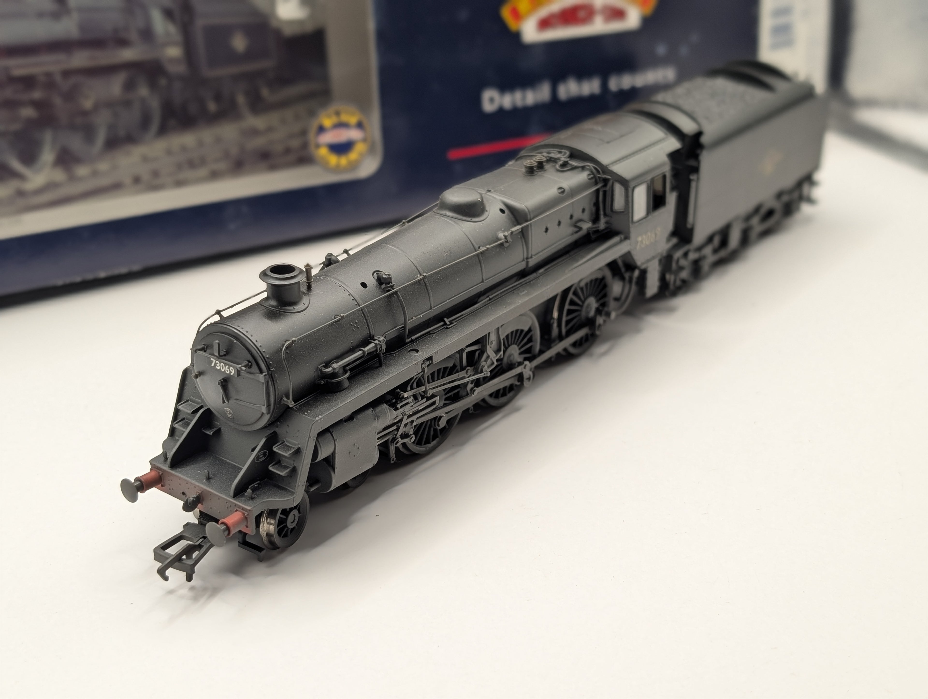 Bachmann 32-505 Standard Class 5MT 73069 BR Plain Black Factory Weathered (Boxed, Good/Runs OK)