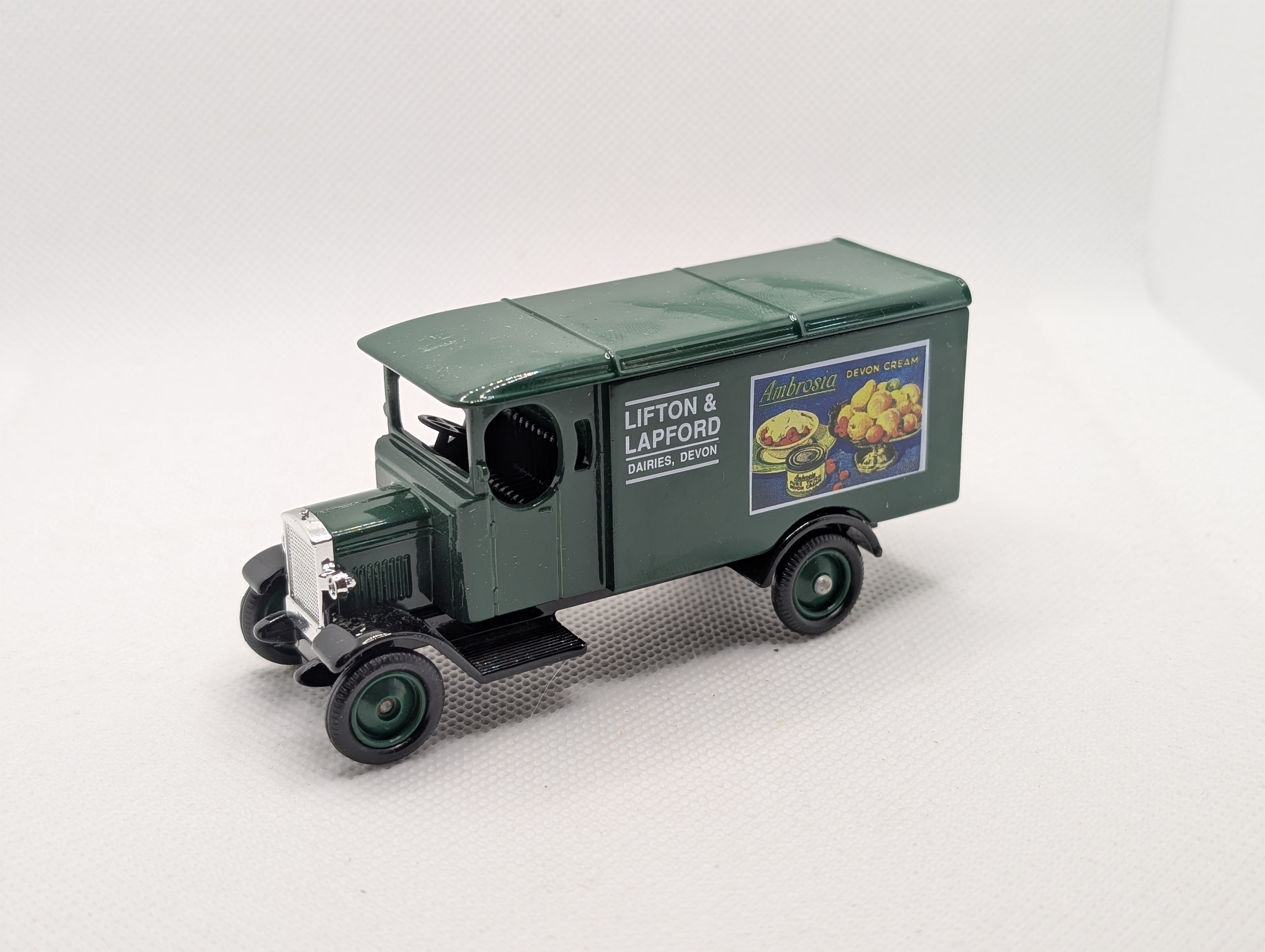 Lledo Days Gone Premier Collection 43012 Morris Light Truck - Ambrosia Devon Cream (Pre-owned, Boxed)
