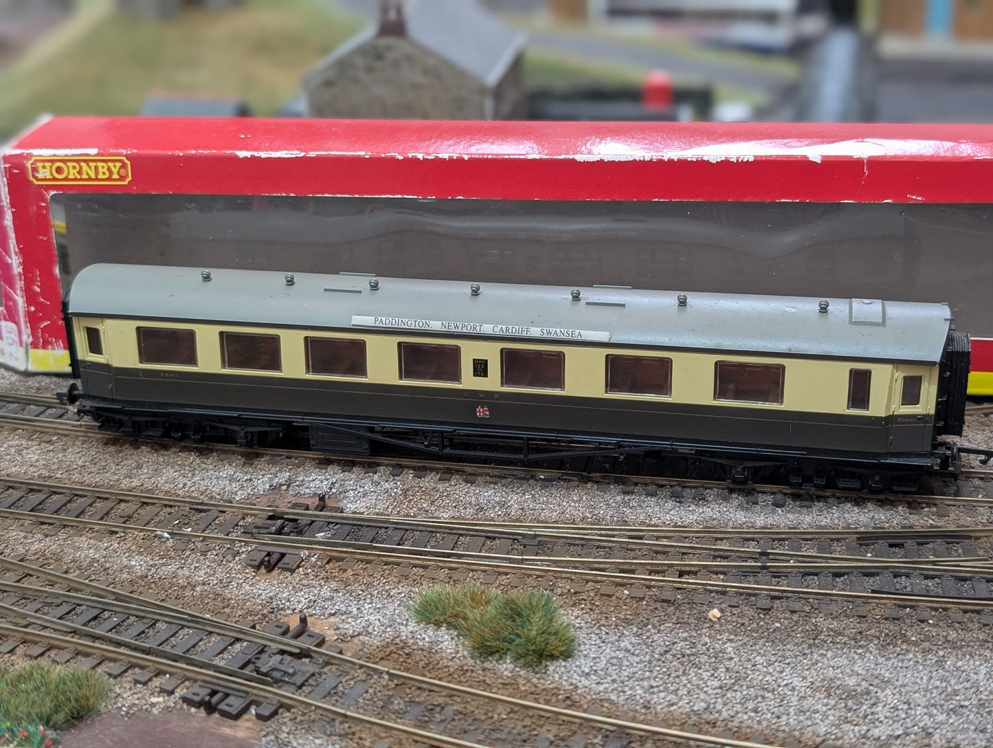 Pre-owned OO gauge Hornby R4126 G.W.R Centenary Composite Coach 6661, boxed