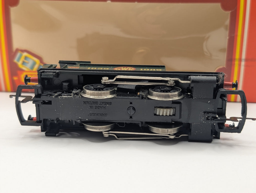 Pre-owned Hornby R.173 0-4-0 Tank Locomotive - GWR "150" Anniversary Edition (OO Scale)
