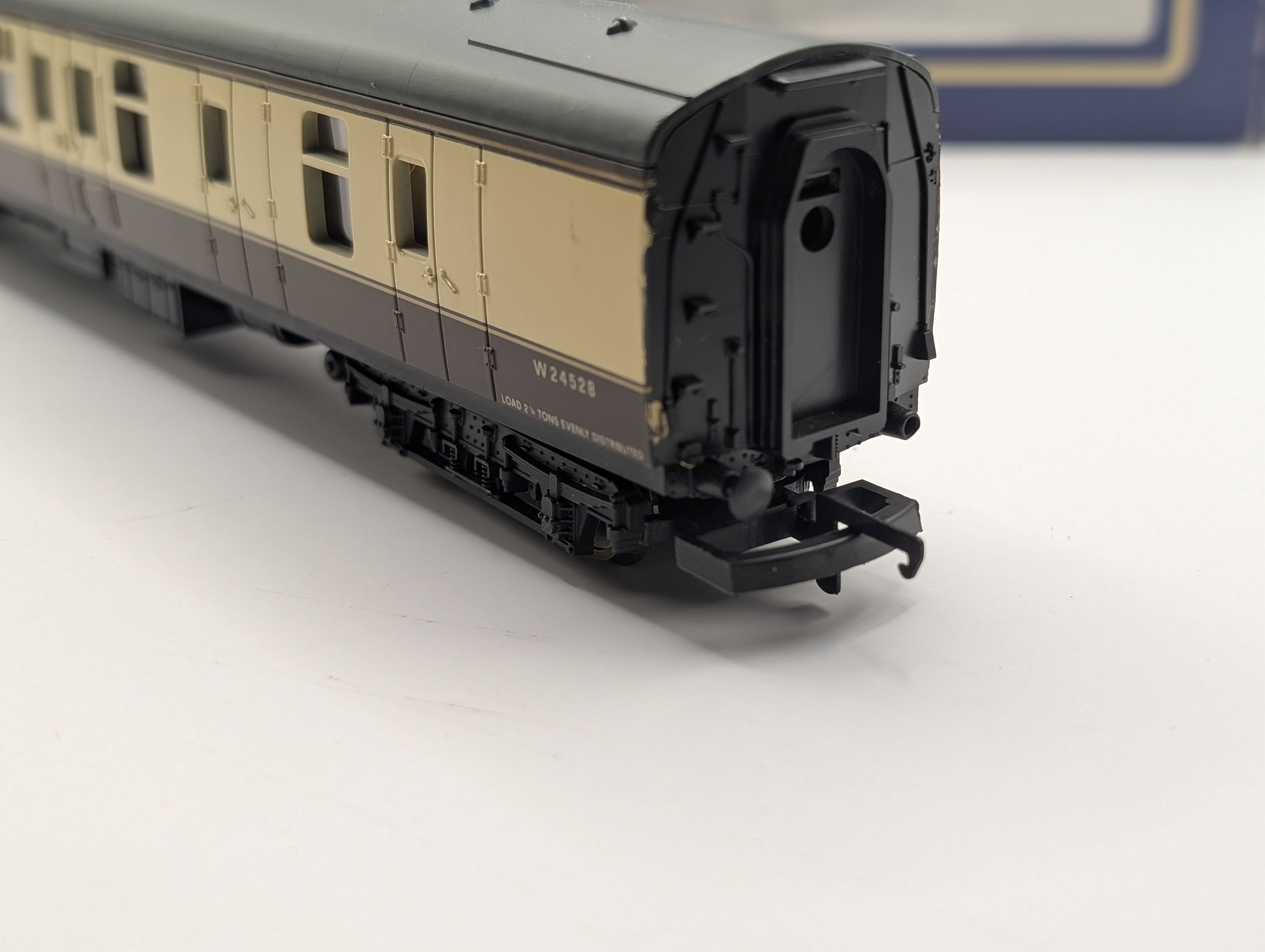 Lima OO Gauge BR Mk1 Brake Coach – Western Region Chocolate & Cream Livery – Excellent Boxed Condition (Missing One Buffer)