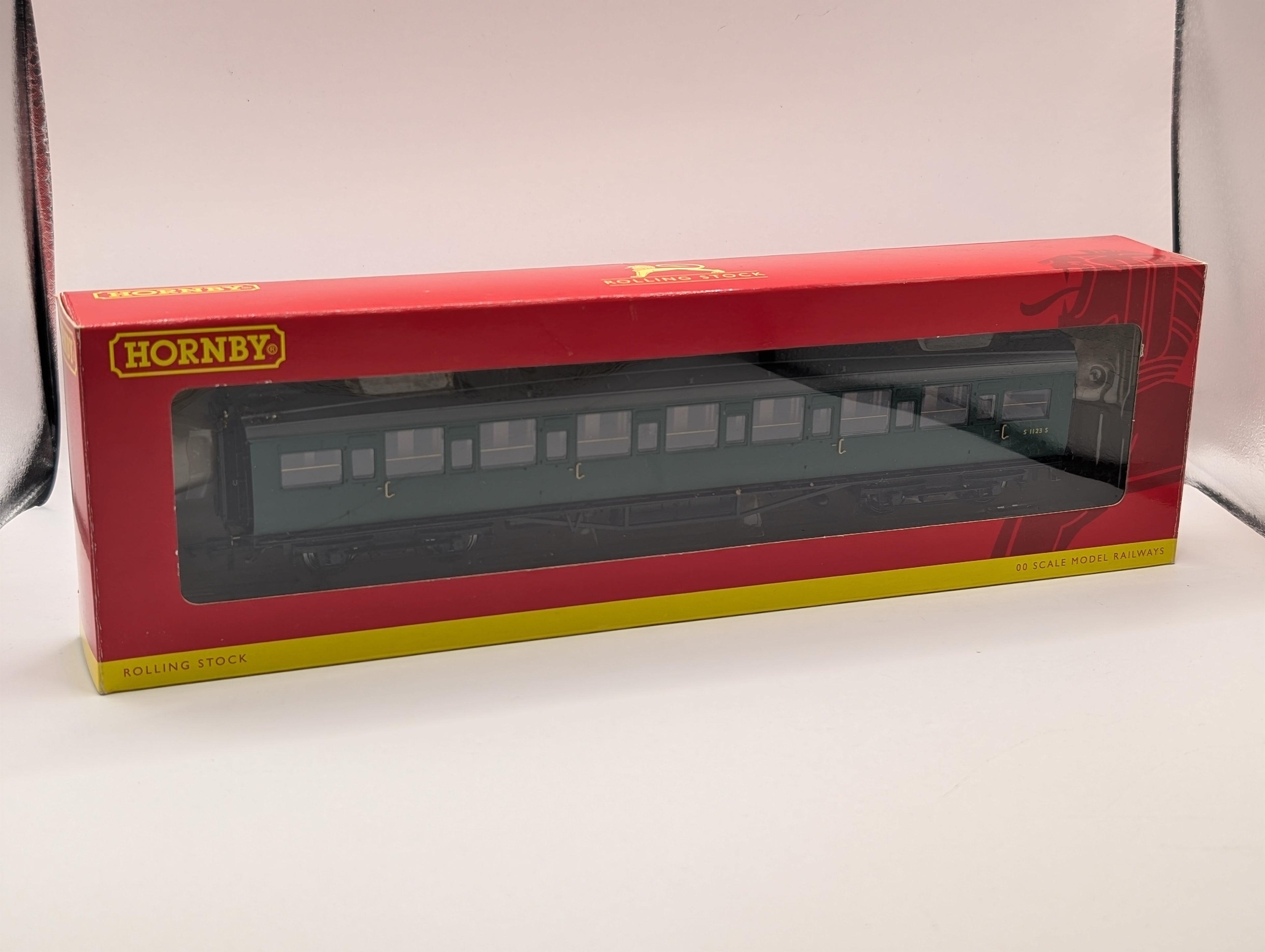 Hornby R4302B OO Gauge BR Maunsell Corridor 3rd Class Coach S1123S Boxed