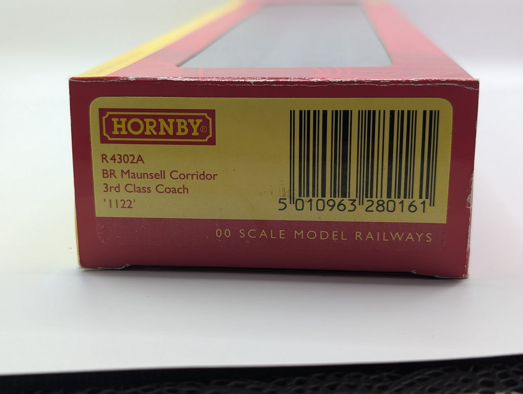 Hornby R4302A OO Gauge BR Maunsell Corridor 3rd Class Coach S1122S Boxed