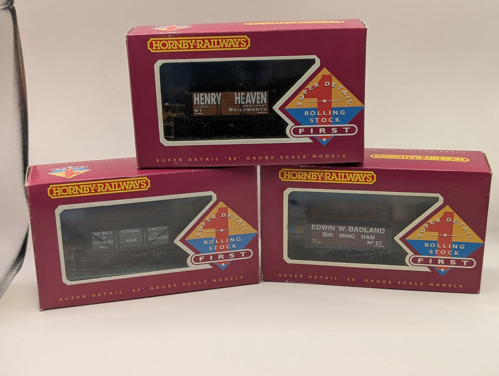 Hornby OO Gauge Vintage Private Owner Wagon Bundle (3-Pack) - Boxed R454, R106, R399