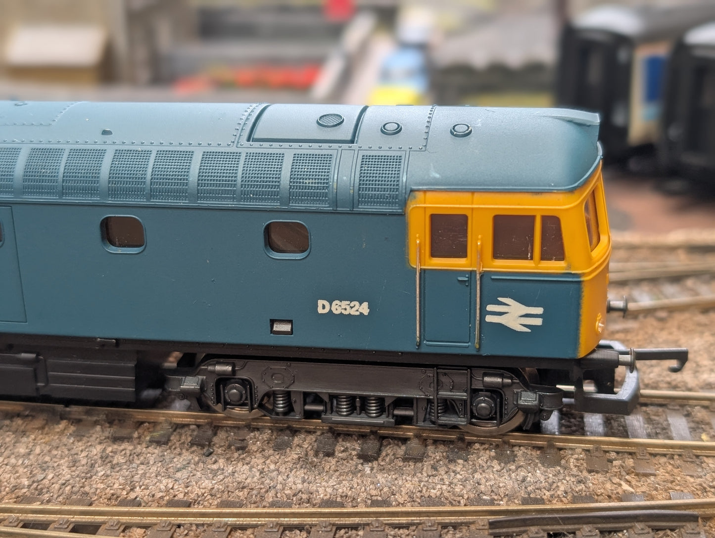Pre-owned OO gauge The Lima L205114A Class 33 “D6524” in BR Blue
